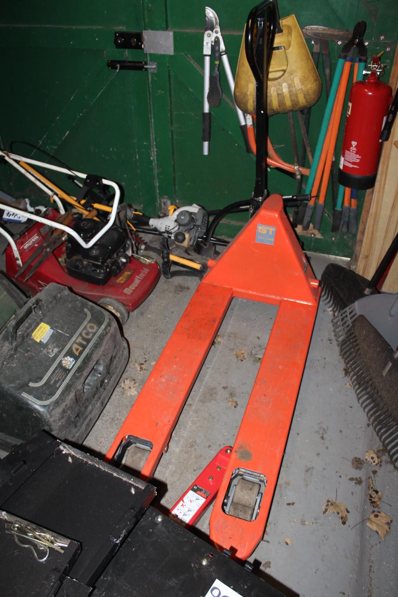 George Taylor Hand Hydraulic Pellet Truck