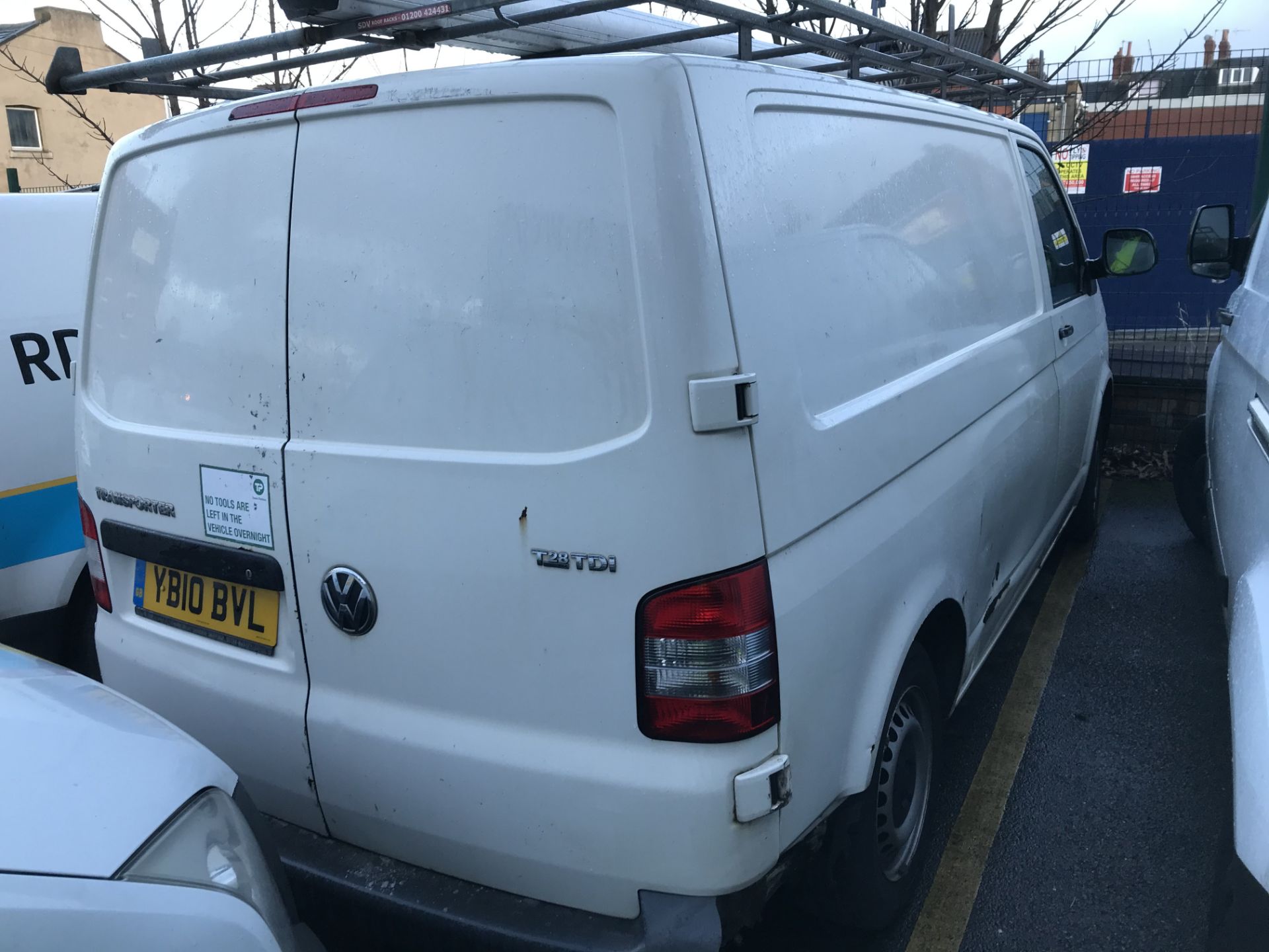 Volkswagen Transporter T28 2.0 TDi SWB Van, regist - Image 3 of 6