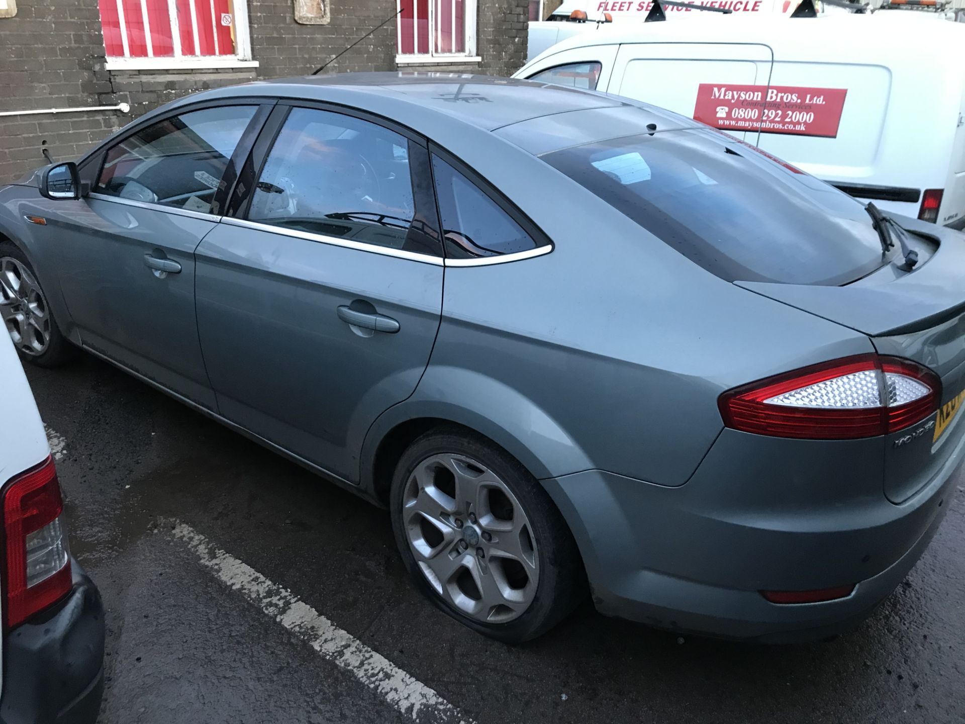 Ford Mondeo Titanium X TDCi Five Door Diesel Saloo - Image 3 of 7