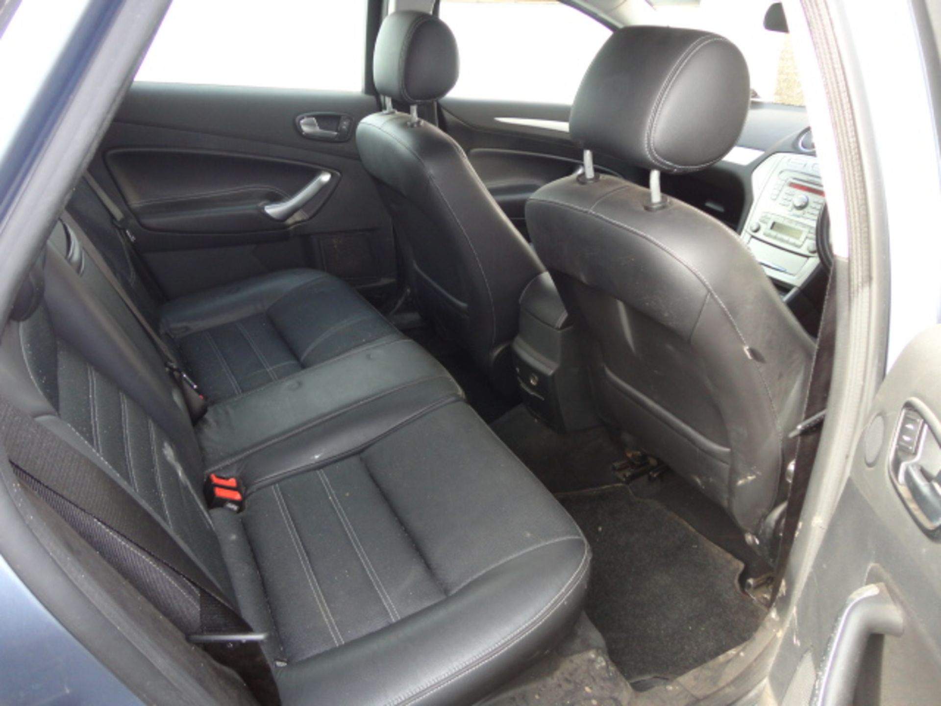 Ford Mondeo Zetec TDCi Five Door Diesel Saloon, re - Image 6 of 7