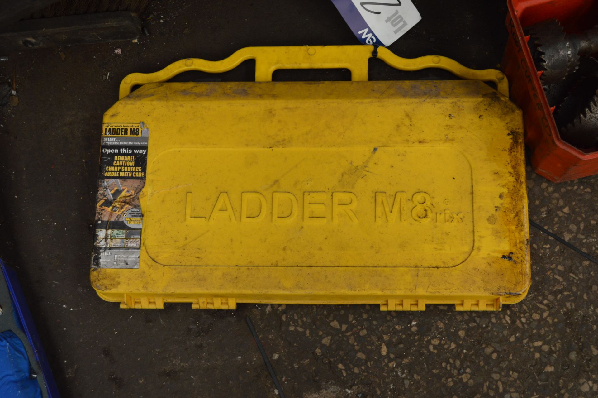 Ladder M8 Ladder Holder