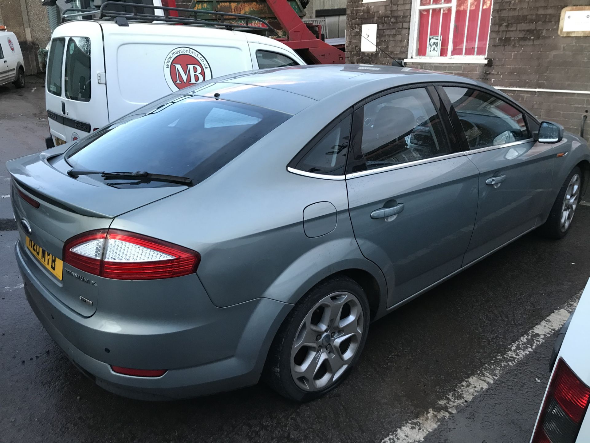 Ford Mondeo Titanium X TDCi Five Door Diesel Saloo - Image 4 of 7