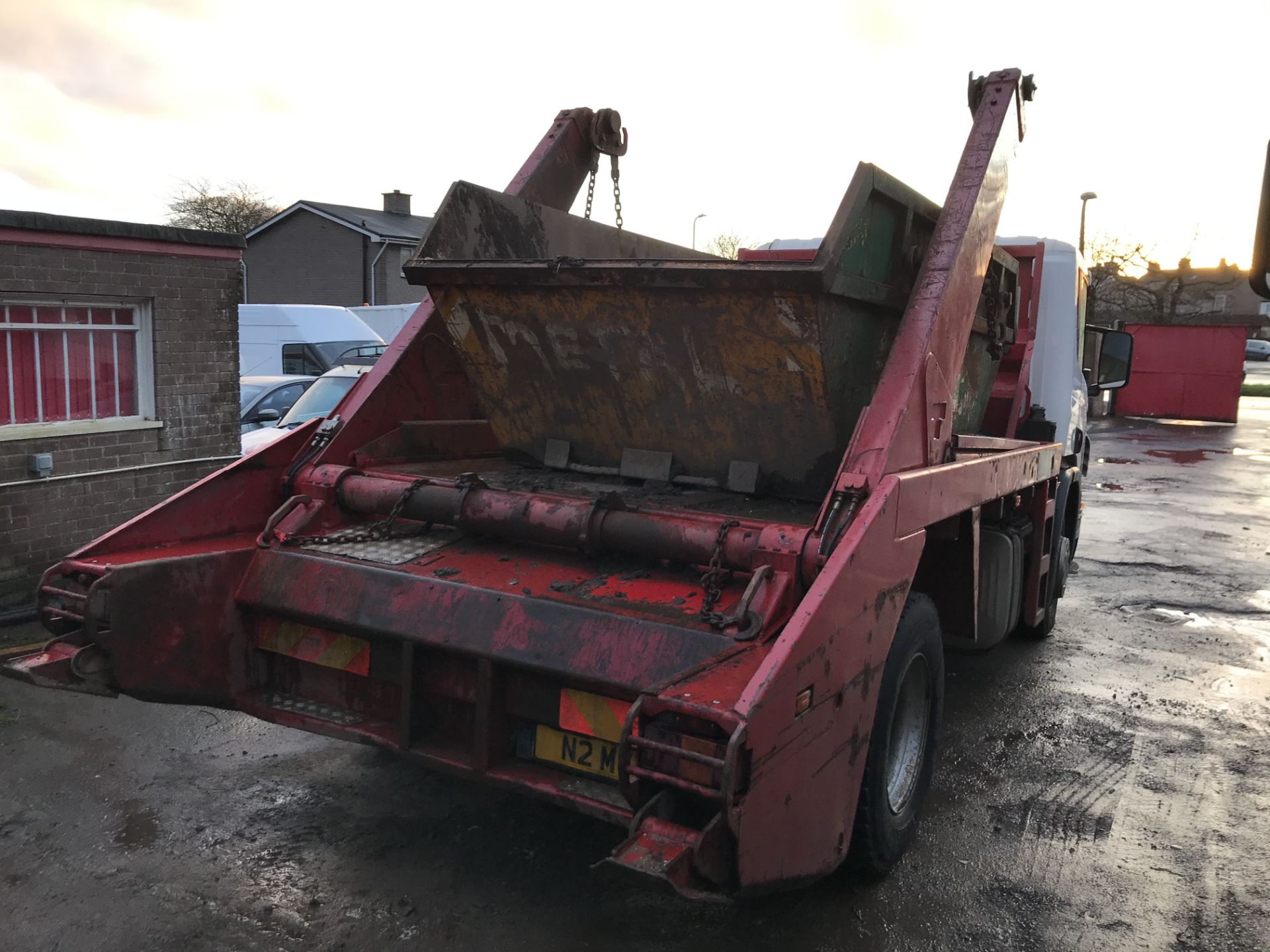 Scania P230 4x2 Skip Loader, registration no. N2 M - Image 4 of 7