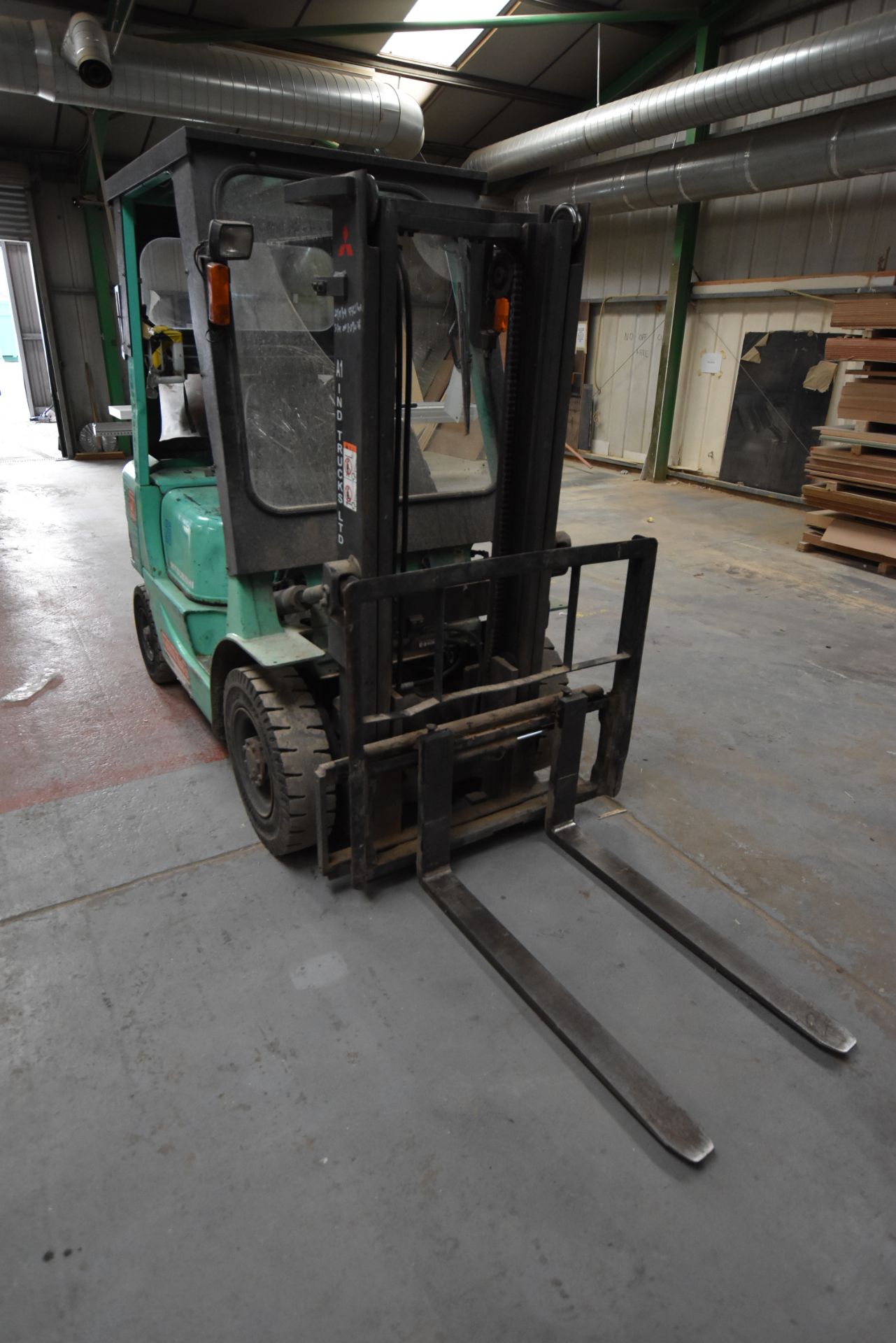 Mitsubishi 2000KG CAP LPG FORK LIFT TRUCK, serial - Image 2 of 8