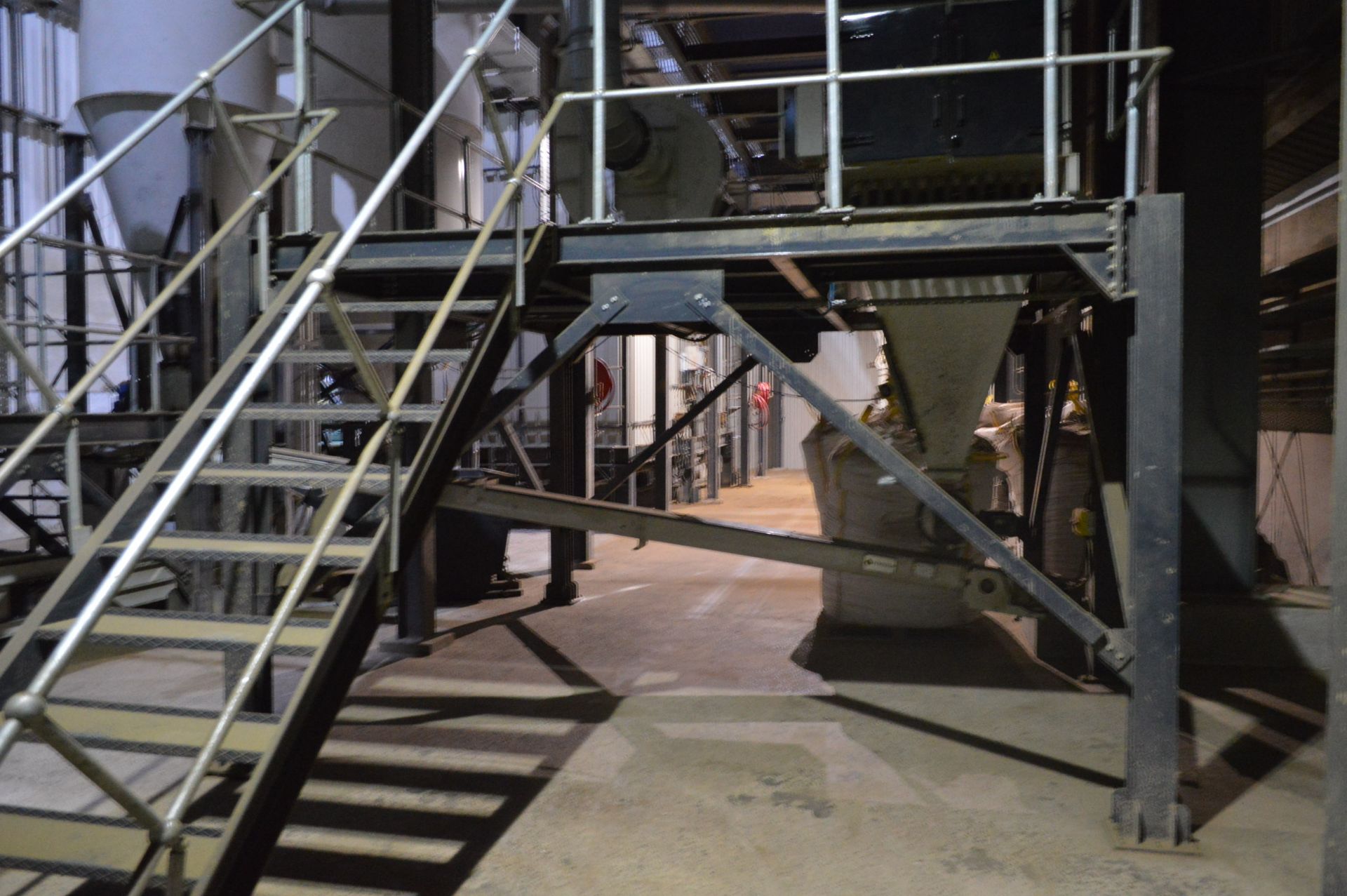 BOLTED SECTIONAL STEEL MEZZANINE FLOOR/ PLANT ENTA - Image 3 of 4