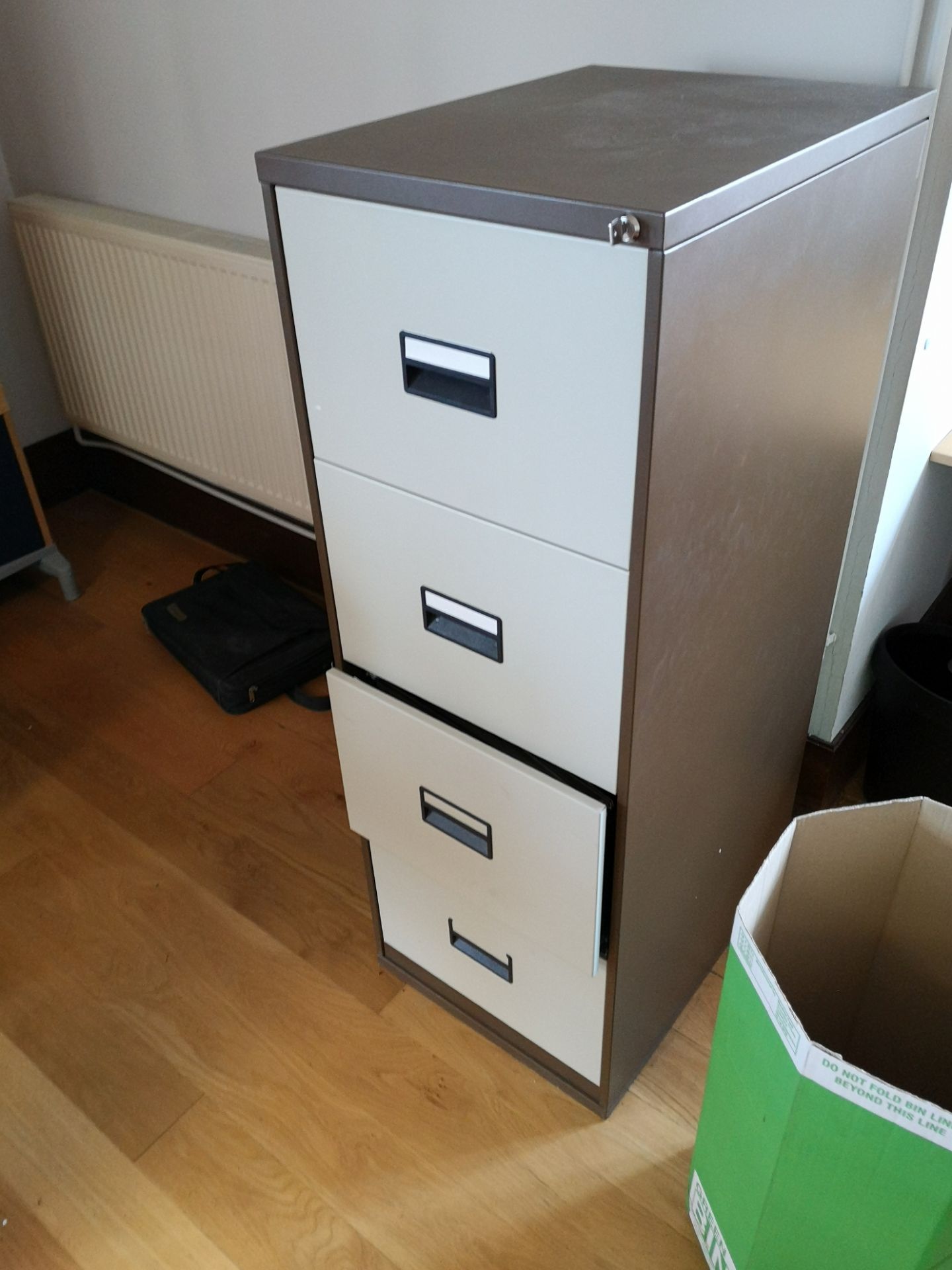 Light Oak Veneered Workstation, with three drawer - Image 4 of 4