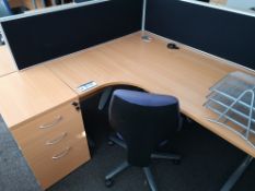 Light Oak Veneered Workstation, with pedestal, blu