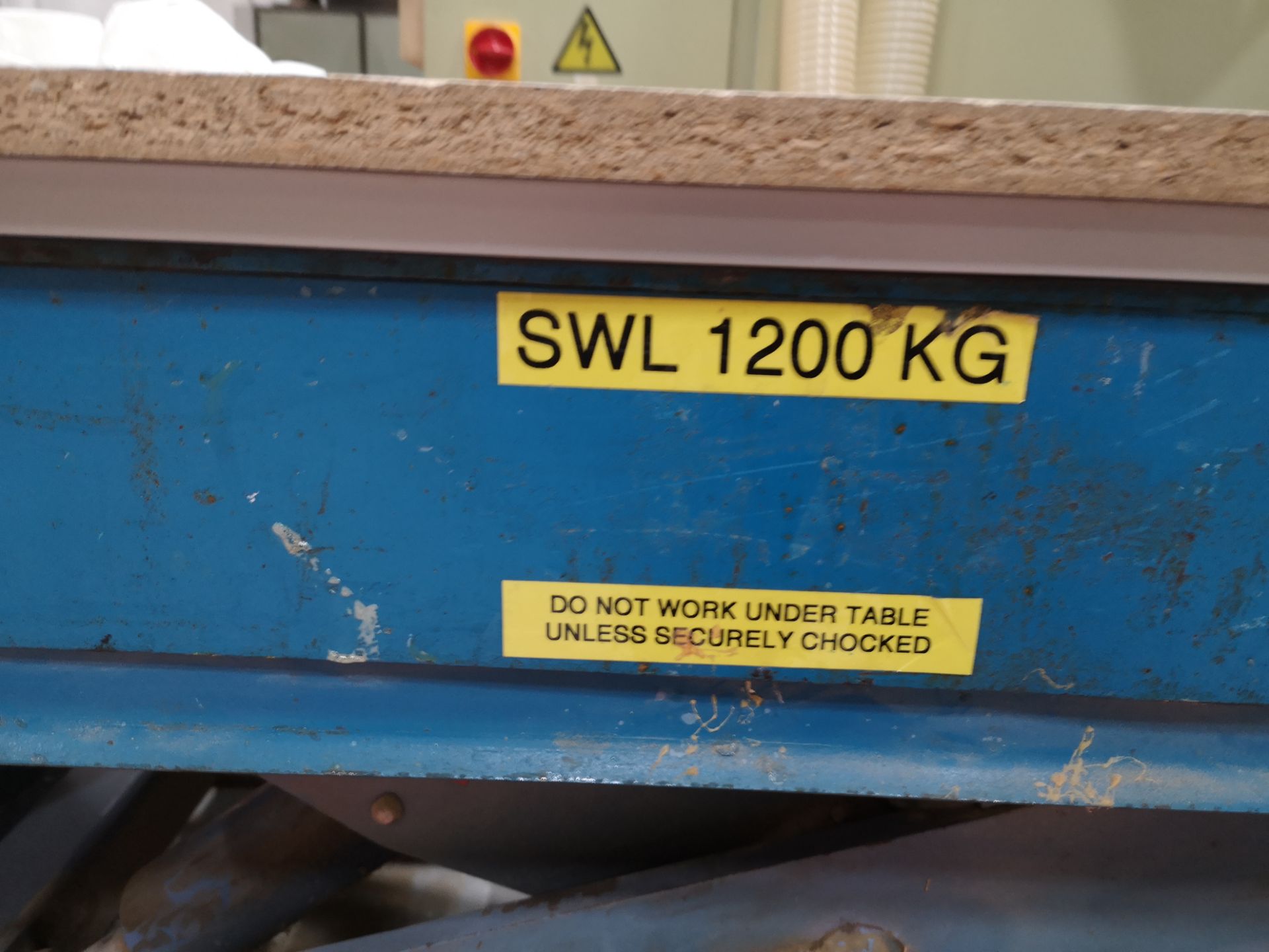 Powered Scissor Lift Table, SWL 1200kg (LOT LOCATE - Image 3 of 4