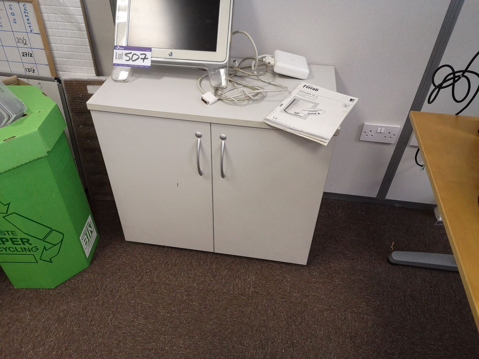 Light Oak Veneered Workstation, with two grey mela - Image 2 of 3