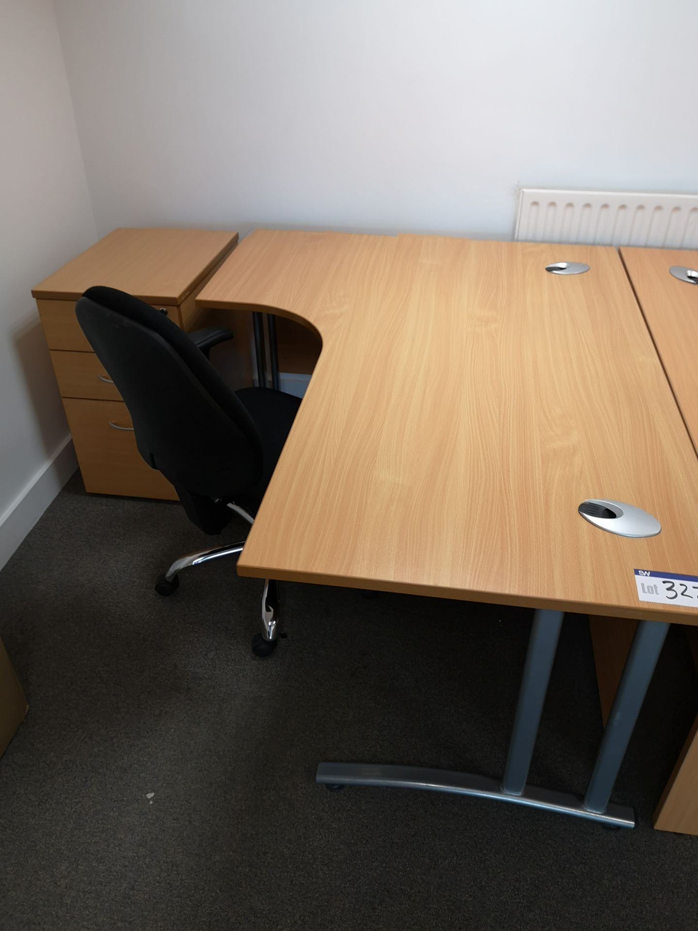 Light Oak Veneered Workstation, with pedestal and