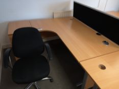 Light Oak Veneered Workstation, with pedestal and