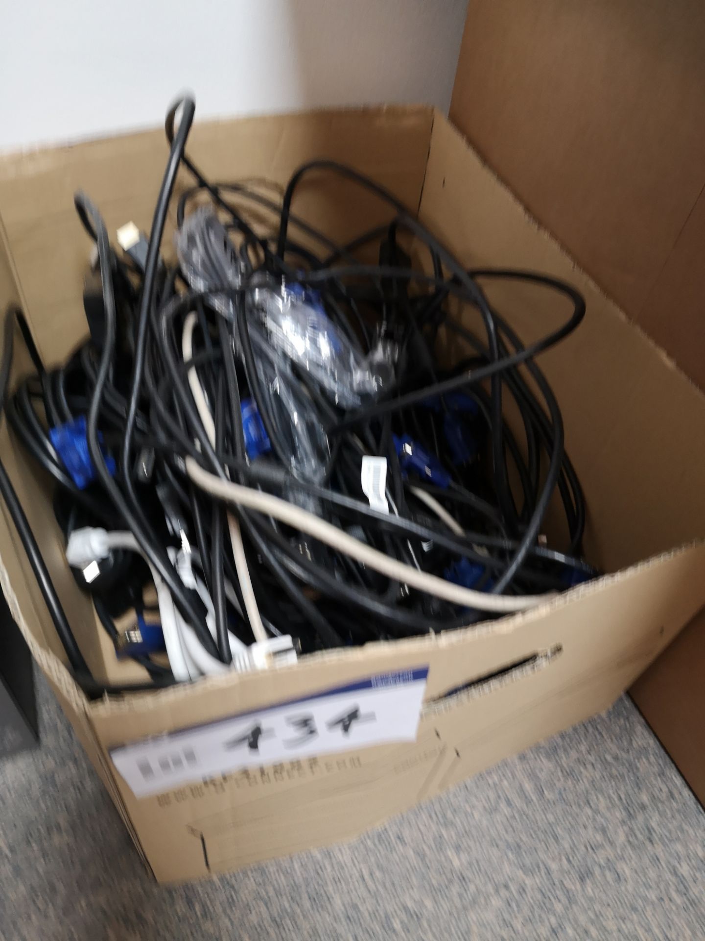 Quantity of Monitor Cables, as set out in box (LOT