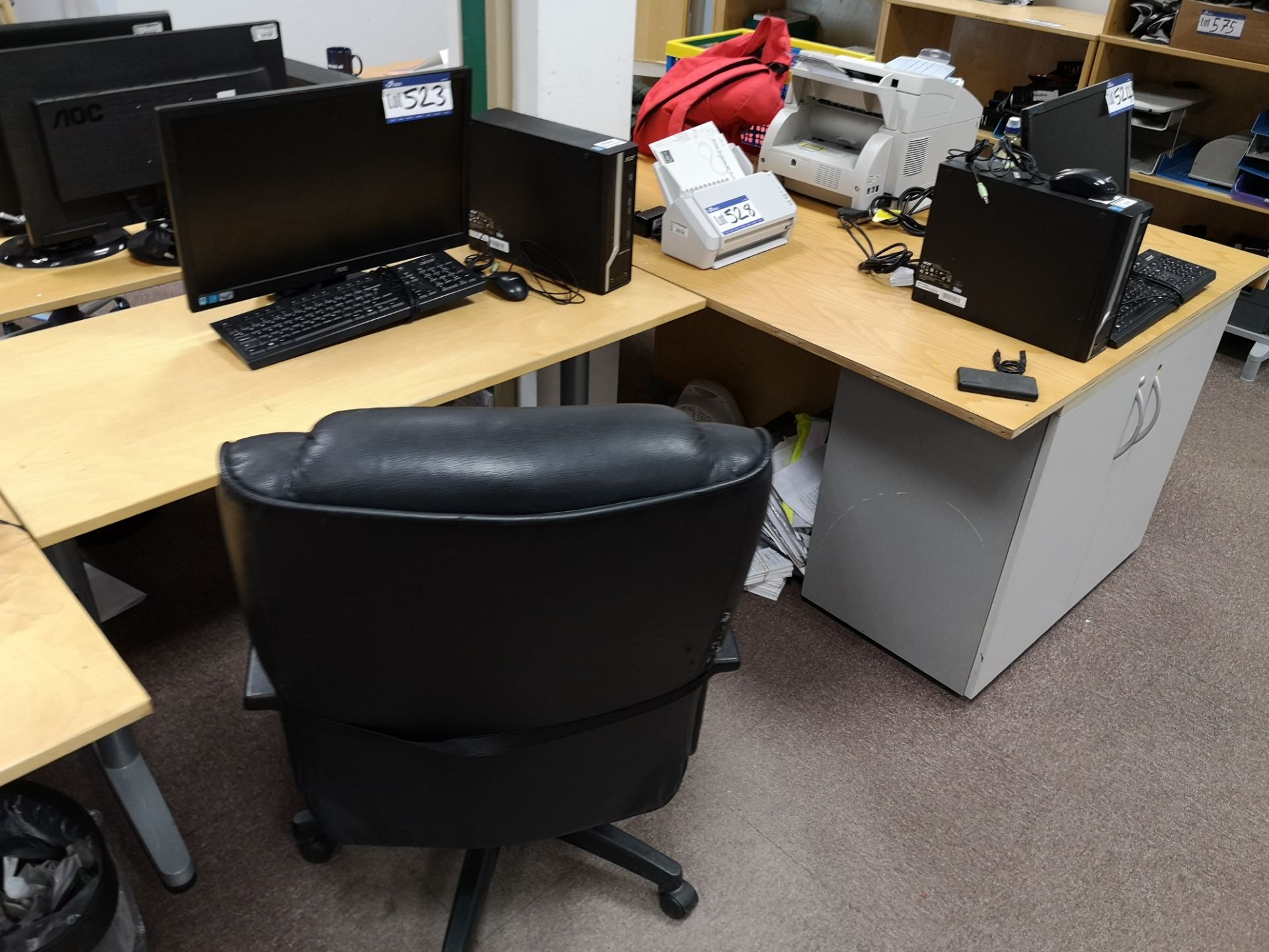 Light Oak Veneered Shaped Workstation, with light - Image 4 of 6