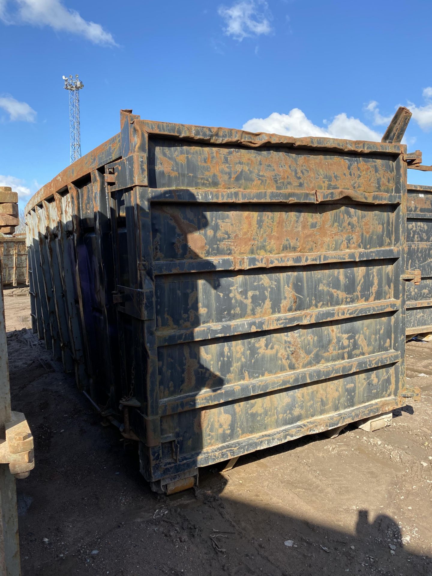 42 cu. Yd RoRo Bin/ Skip (23)
