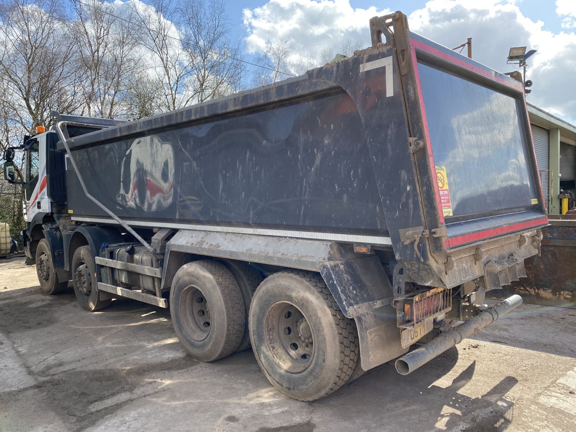 Iveco AD340T 41 TRAKKER (Euro 6) 8X4 DIESEL RIGID - Image 3 of 11