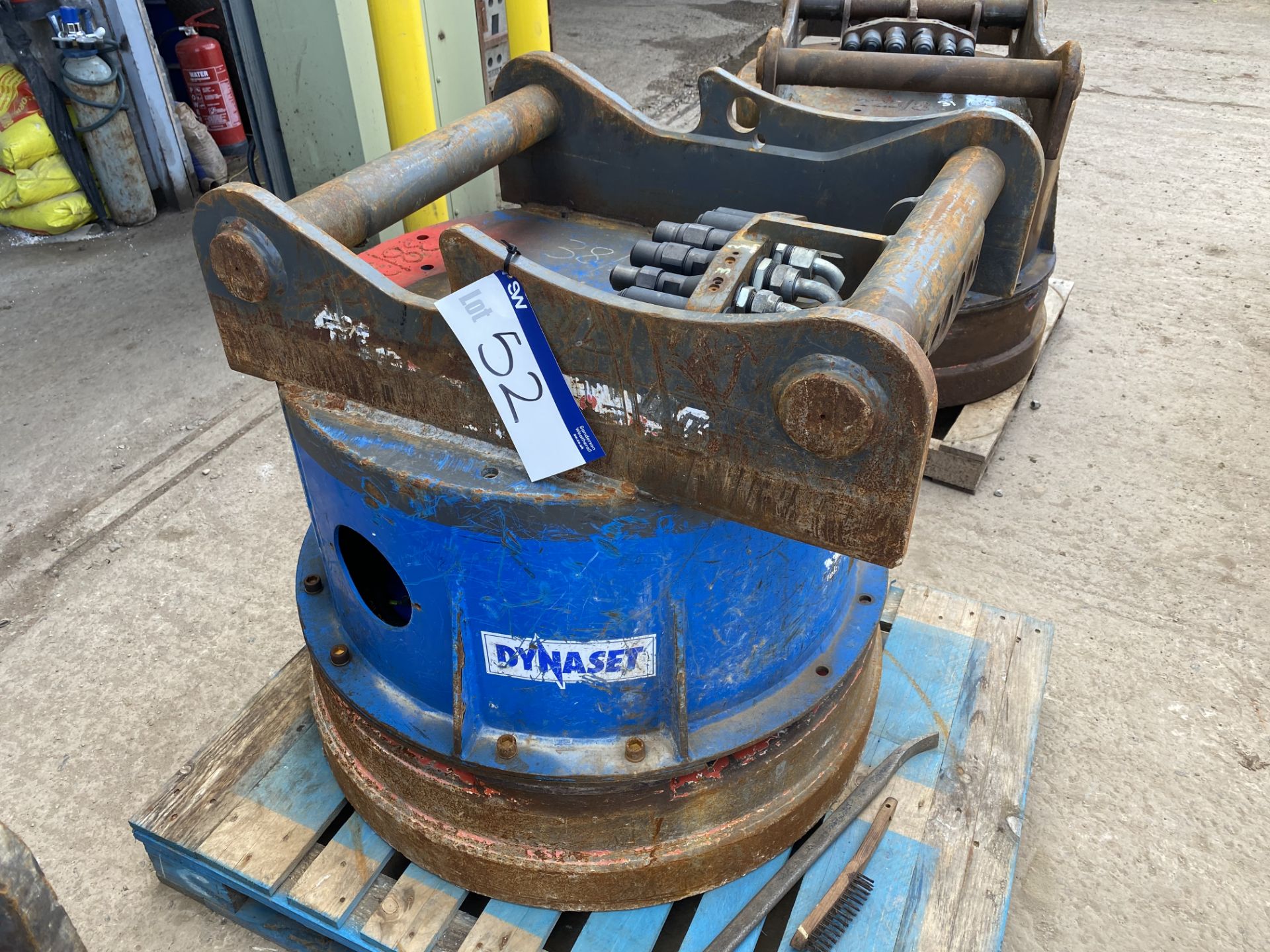 Dynaset Hydraulic Magnet, serial no. 38/26, (under