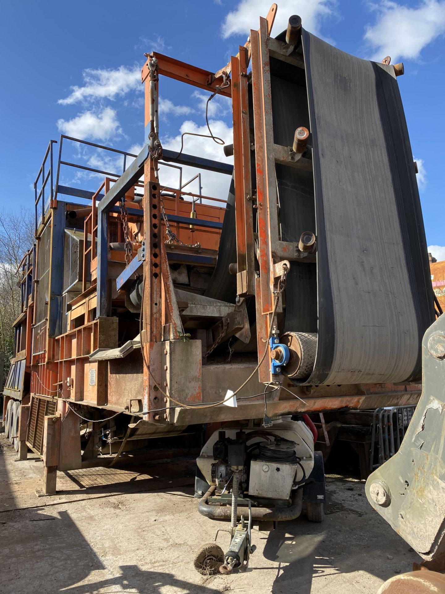 Brown Lennox 75 tonne TRI-AXLE WHEELED JAW CRUSHER