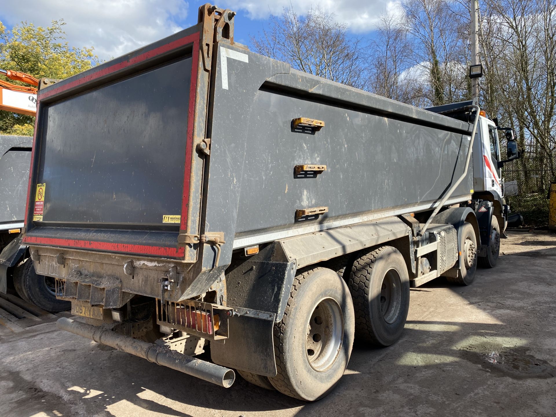 Iveco AD340T 41 TRAKKER (Euro 6) 8X4 DIESEL RIGID - Image 4 of 11