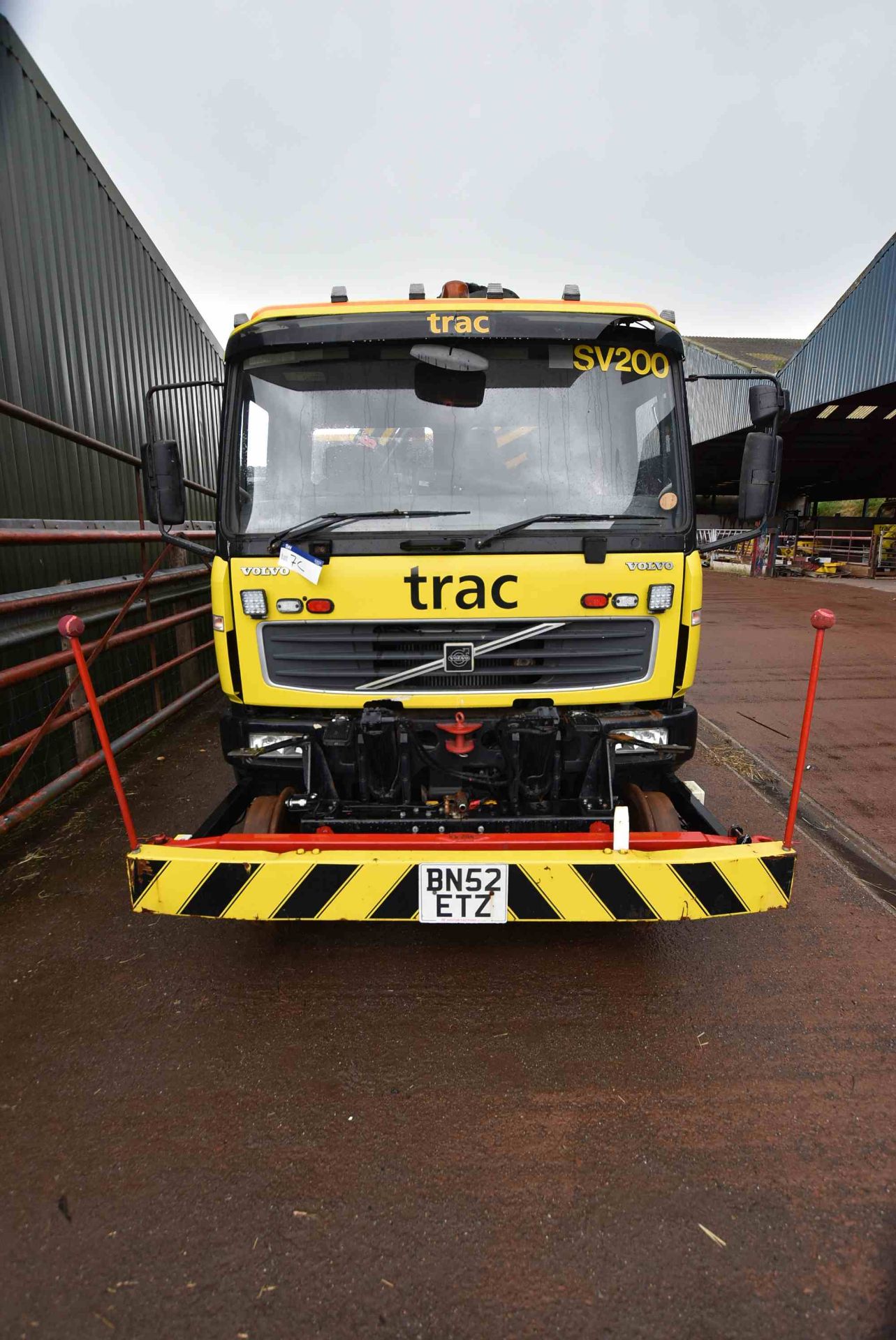 Volvo FL220 ROAD RAIL 4x2 FLAT TRUCK FITTED CRANE, - Image 6 of 20