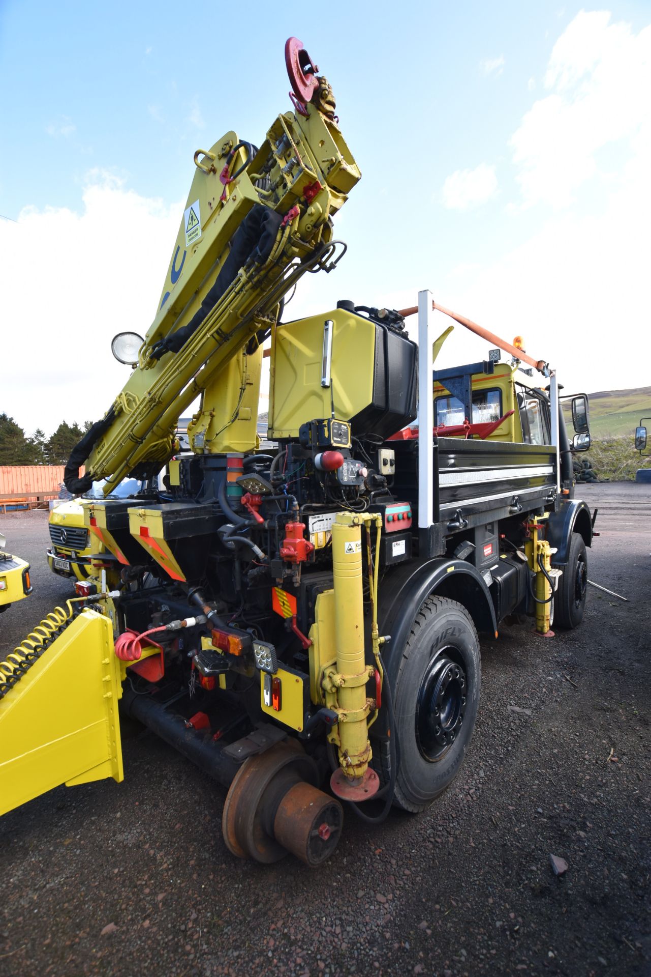 Mercesdes Benz UNIMOG U2150 437/40 ROAD RAIL 4x4 L - Image 13 of 21