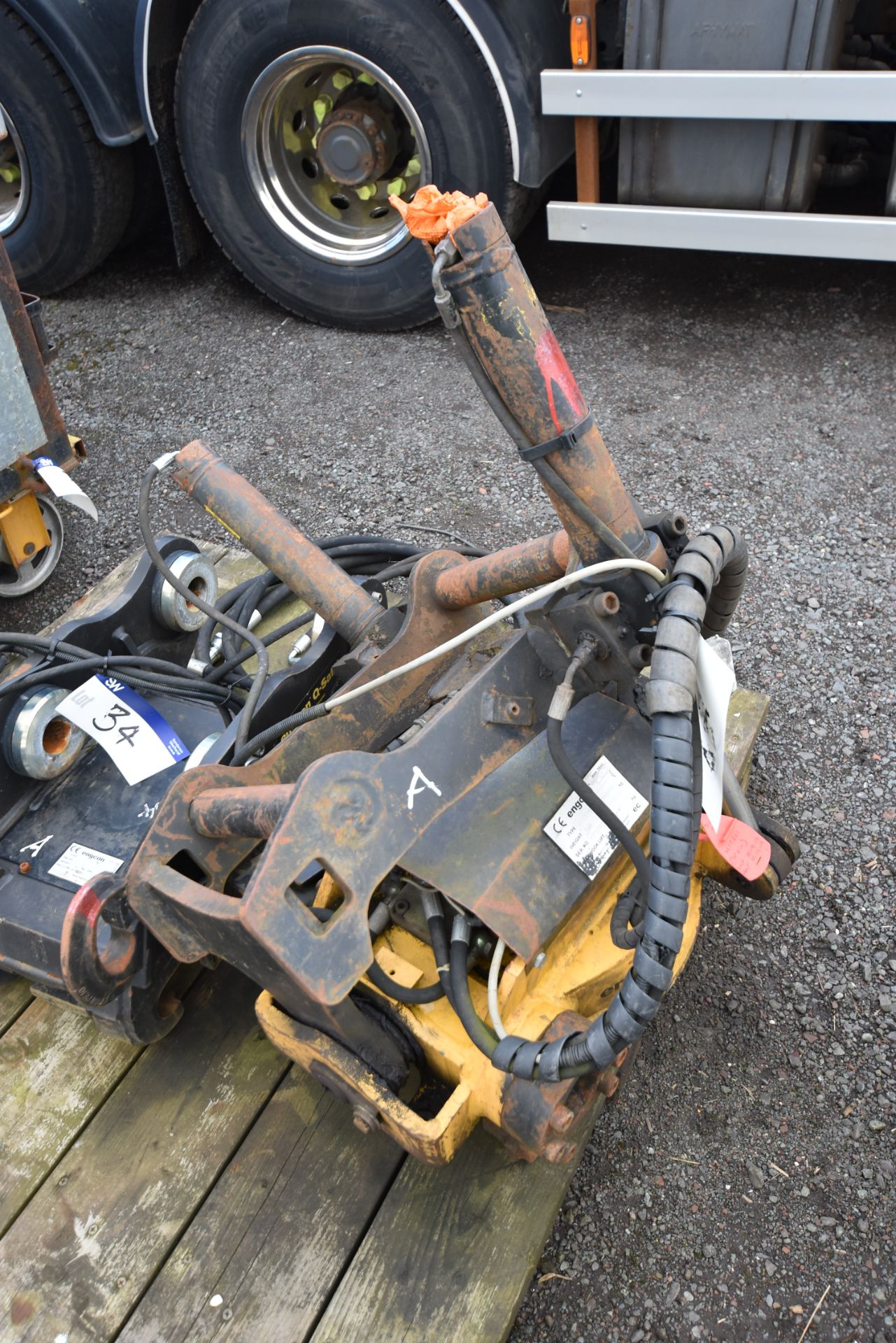 Engcon EC15165 Hydraulic Attachment (SV010), seria - Image 2 of 3