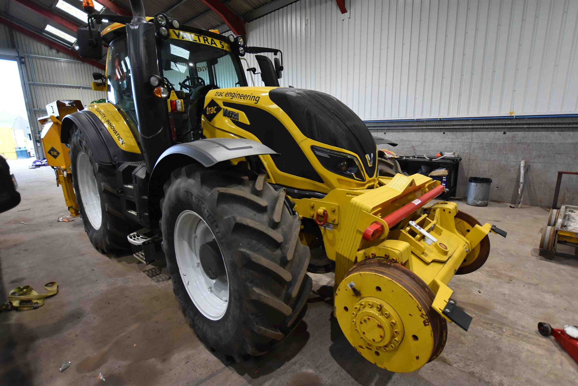 Valtra T234V VERSU ROAD RAIL AGRICULTURAL TRACTOR - Image 4 of 28