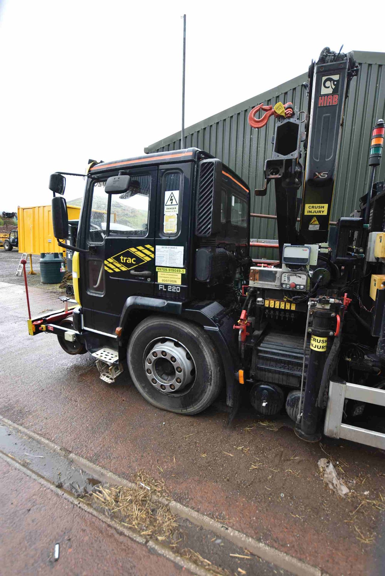 Volvo FL220 ROAD RAIL 4x2 FLAT TRUCK FITTED CRANE, - Image 4 of 20