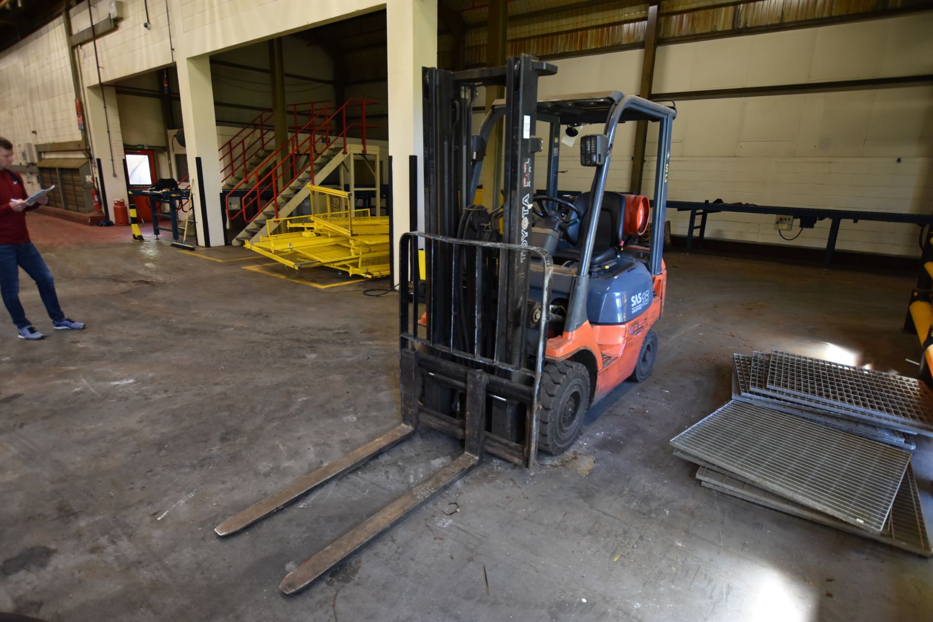 Toyota 42-7FGF15 1500KG LPG FORK LIFT TRUCK, seral - Image 2 of 6