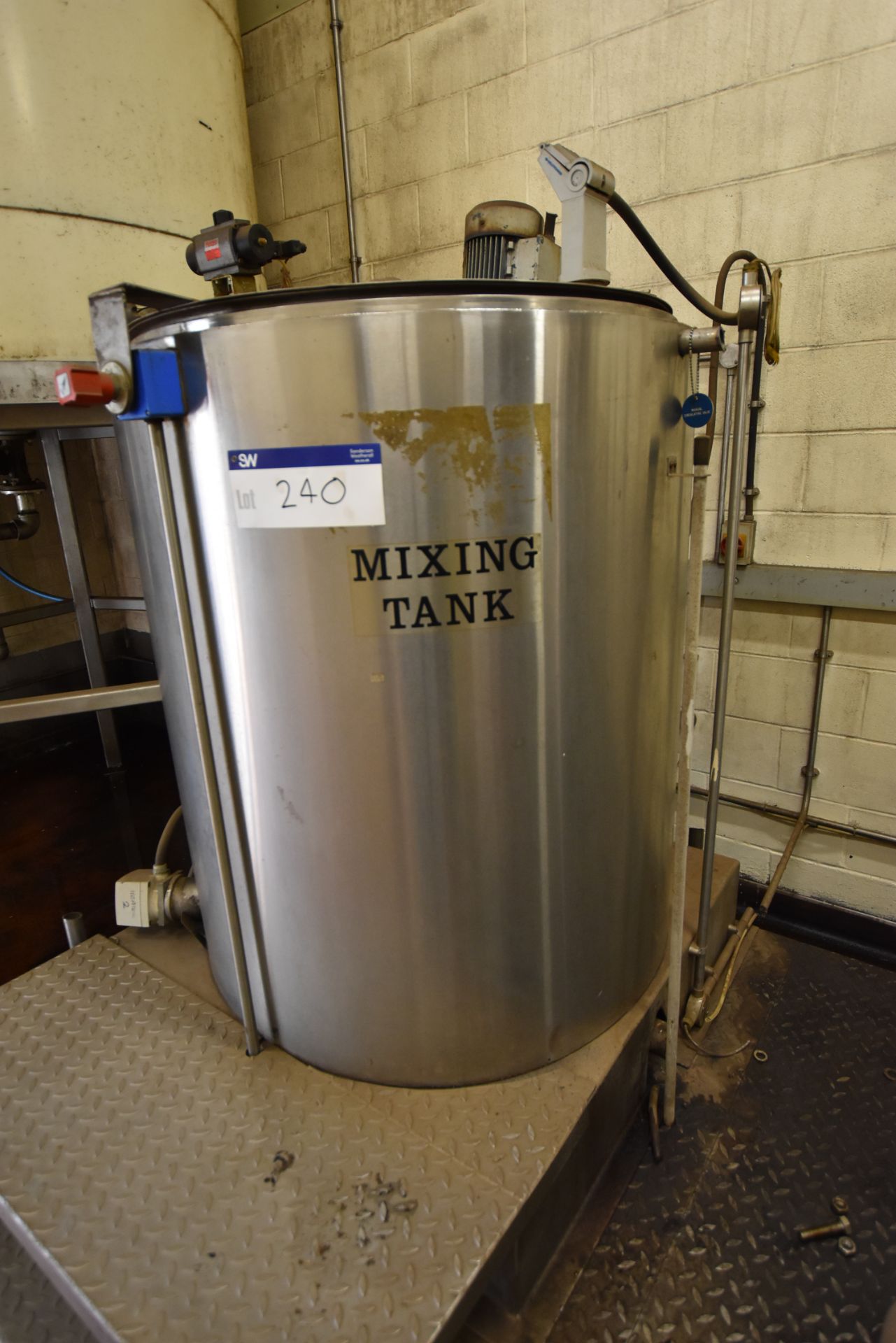 STAINLESS STEEL TANK, approx. 825mm dia. x 1m deep
