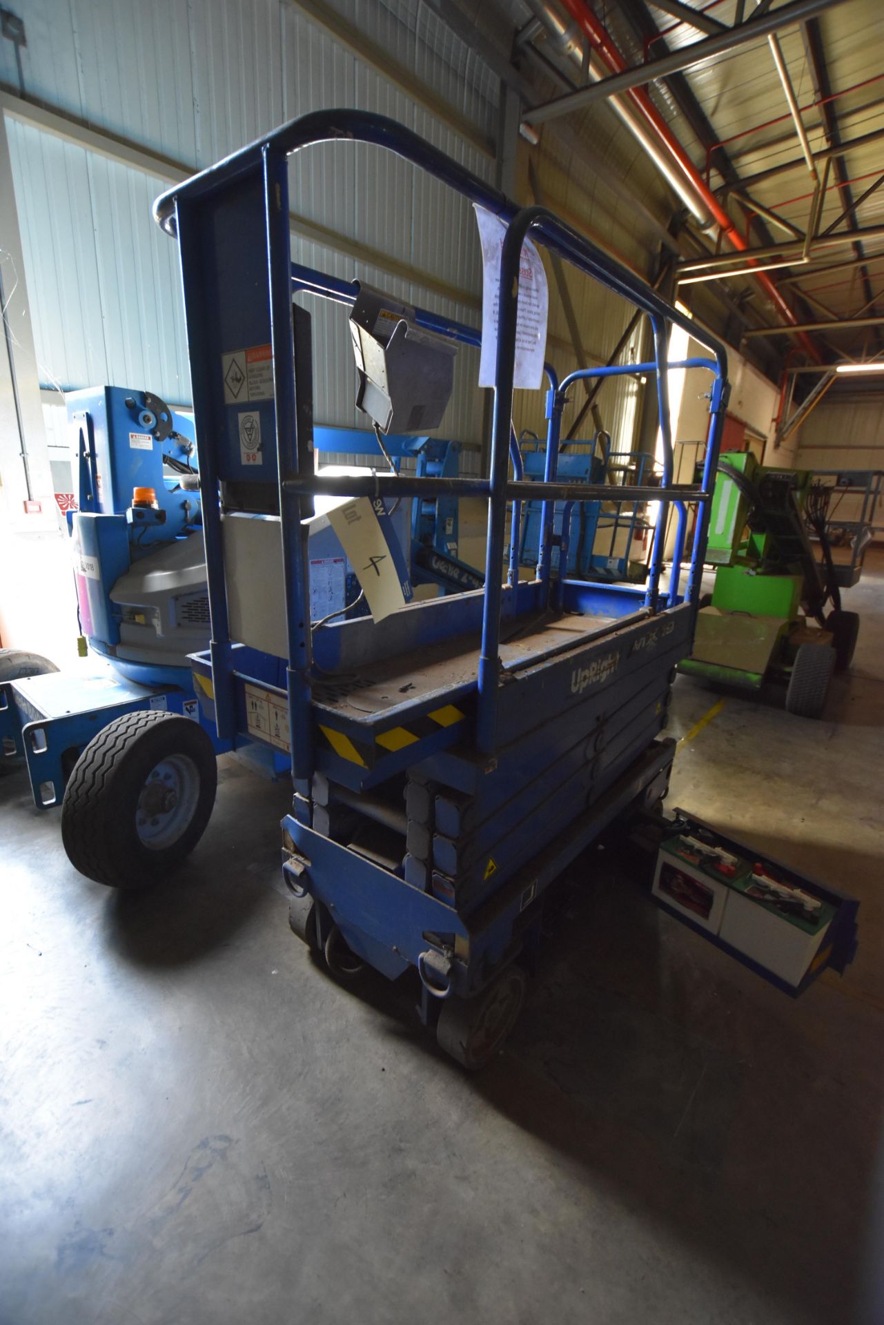 Upright MX19 SELF PROPELLED BATTERY SCISSOR LIFT M - Image 3 of 6