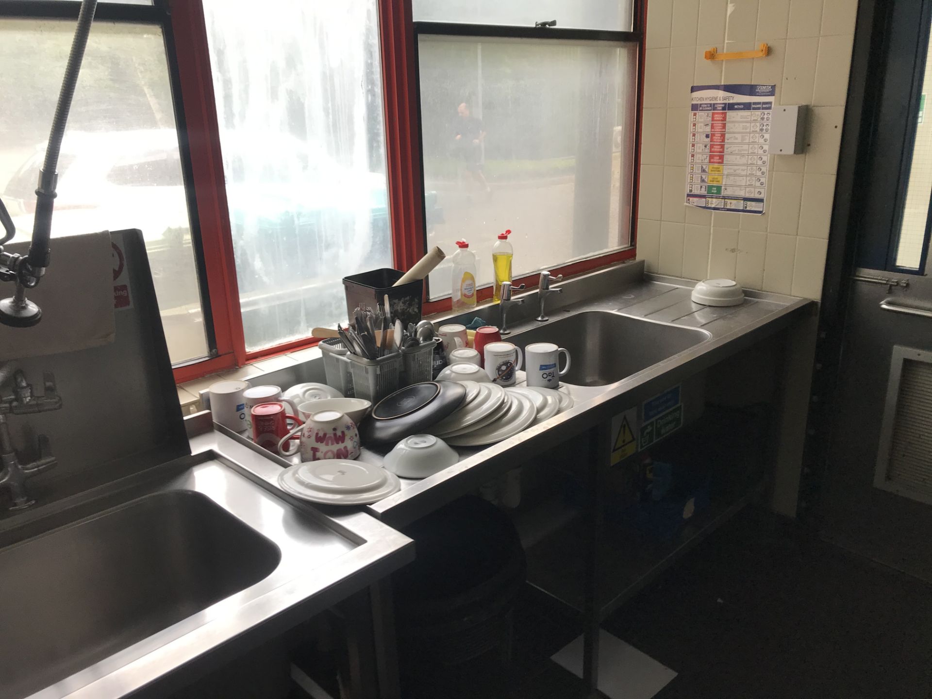 Kitchen Sundries, including clingfilm dispenser, p - Image 4 of 4