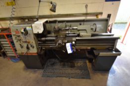 Colchester TRIUMPH 2000 CENTRE LATHE, with 6ft bed