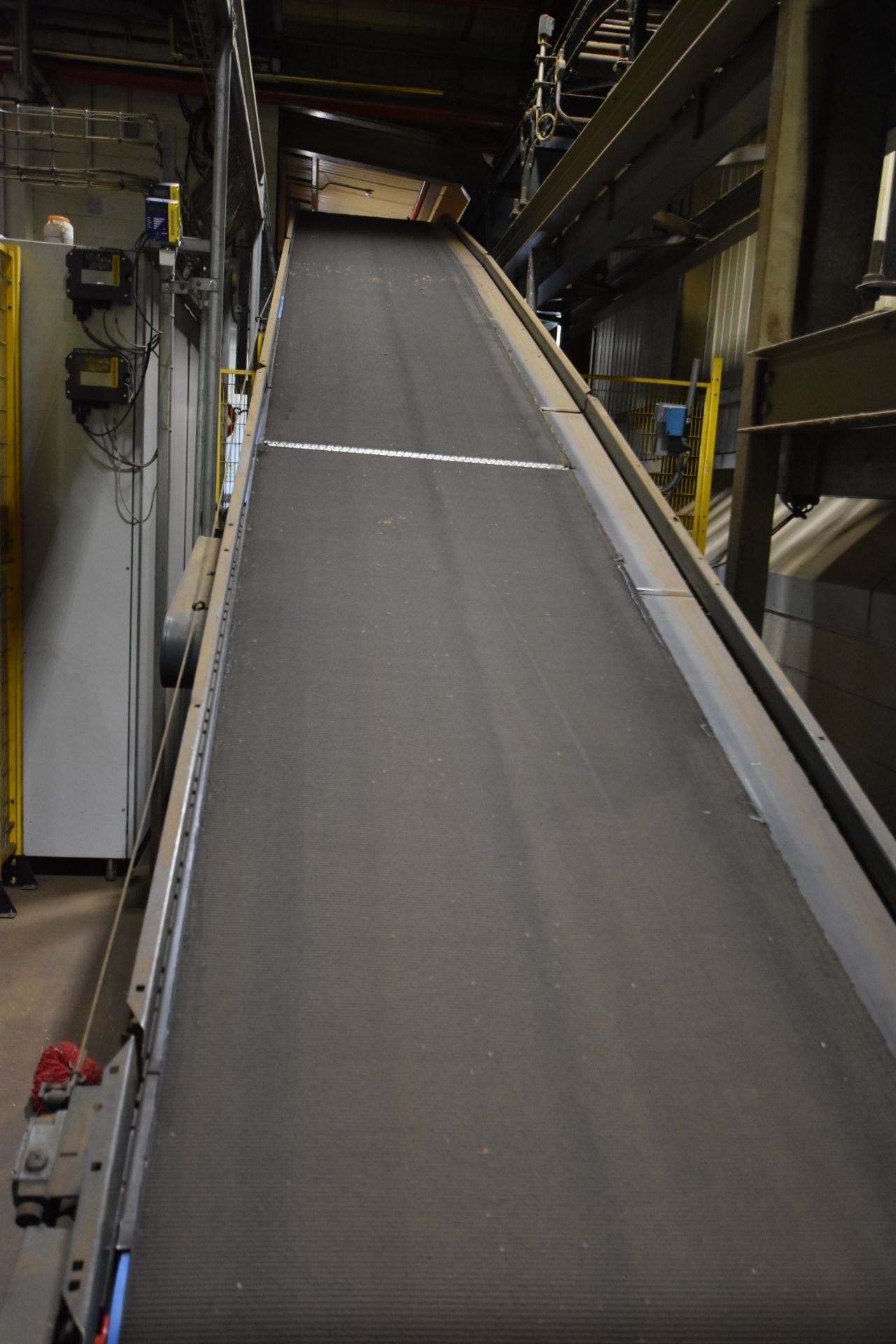 APPROX. 1M WIDE PART INCLINED BELT CONVEYOR, appro - Image 3 of 3