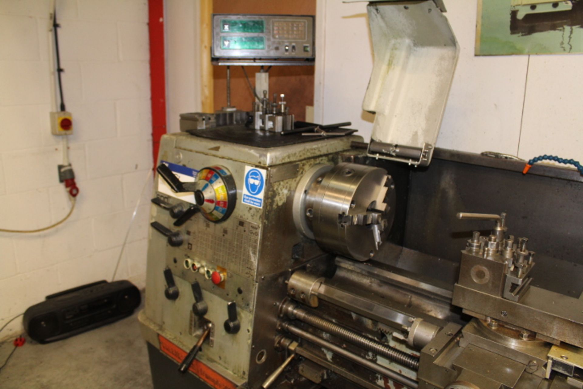 Colchester TRIUMPH 2000 GAP BED CENTRE LATHE, Seri - Image 2 of 4