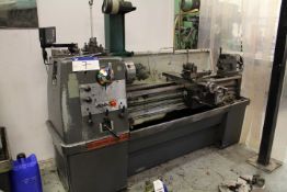 Colchester TRIUMPH 2000 GAP BED CENTRE LATHE, Seri