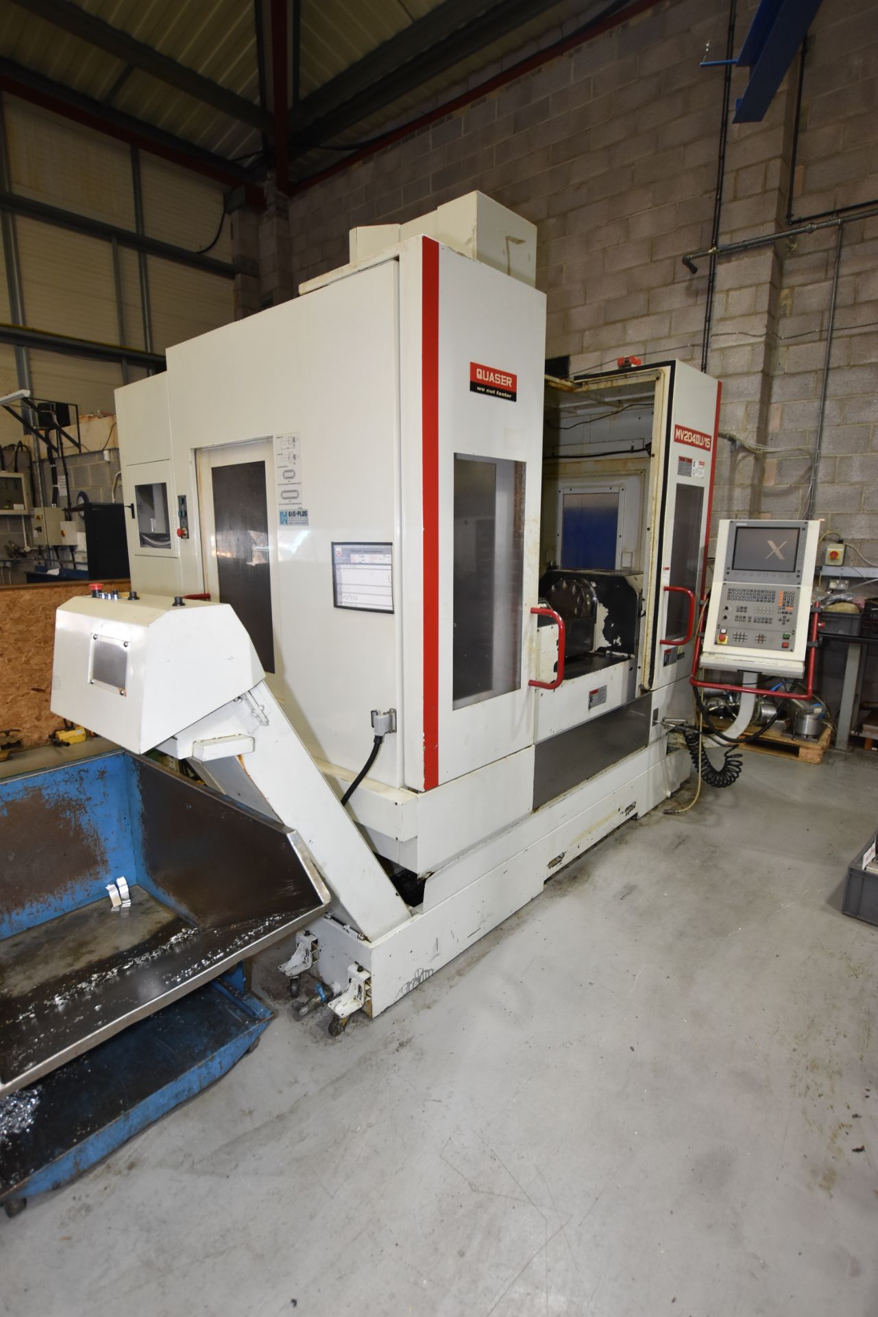 Quaser MV204 IIU/15 FIVE AXIS CNC VERTICAL MACHINI