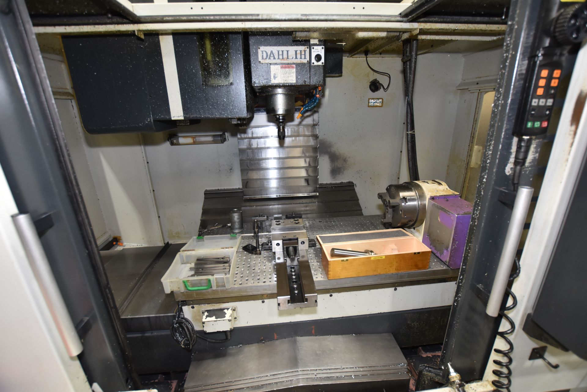 Dah Lih DL-MCV1020BA FOUR AXIS CNC VERTICAL MACHIN - Image 6 of 13