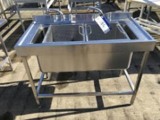 Stainless Steel Sink Unit, with two drainers, sink approx. 960mm x 420mm x 380mm deep, overall