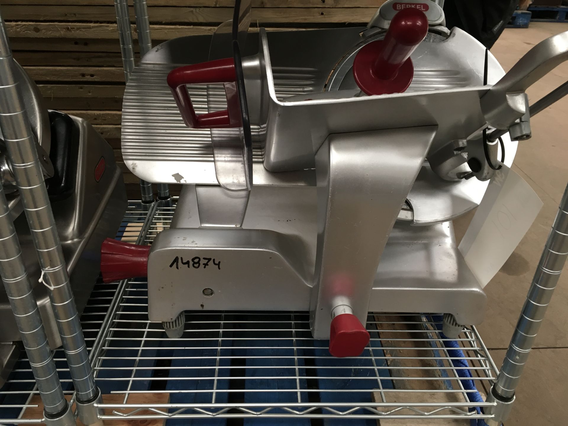 Berkel Type BSFGL040113 Slicer, bench top with sharpener, single phase, approx. 700mm long x 500mm - Image 2 of 2