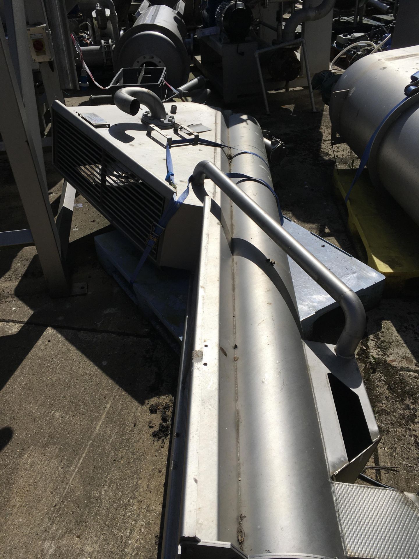 Kiremko Screw Auger Conveyor, 3000mm long x 600mm wide x 1600mm high, £50 lift out charge - Image 2 of 7