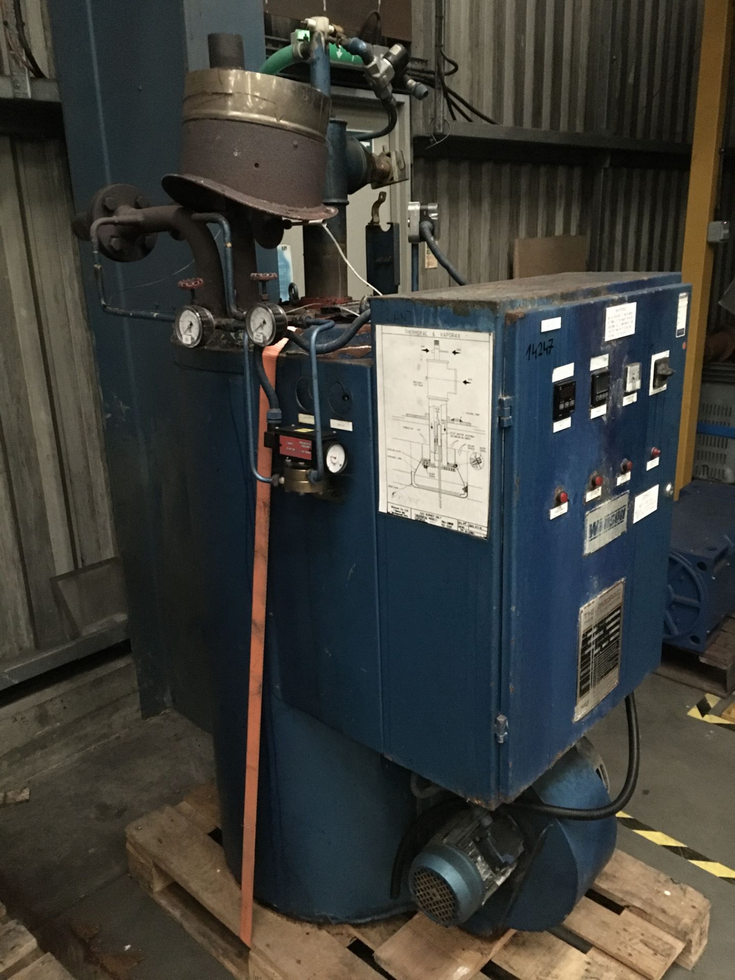 Wanson Gas-Fired Thermo Fluid Heater, approx. 1100mm long x 800mm wide x 1900mm high, £50 lift out - Image 2 of 3