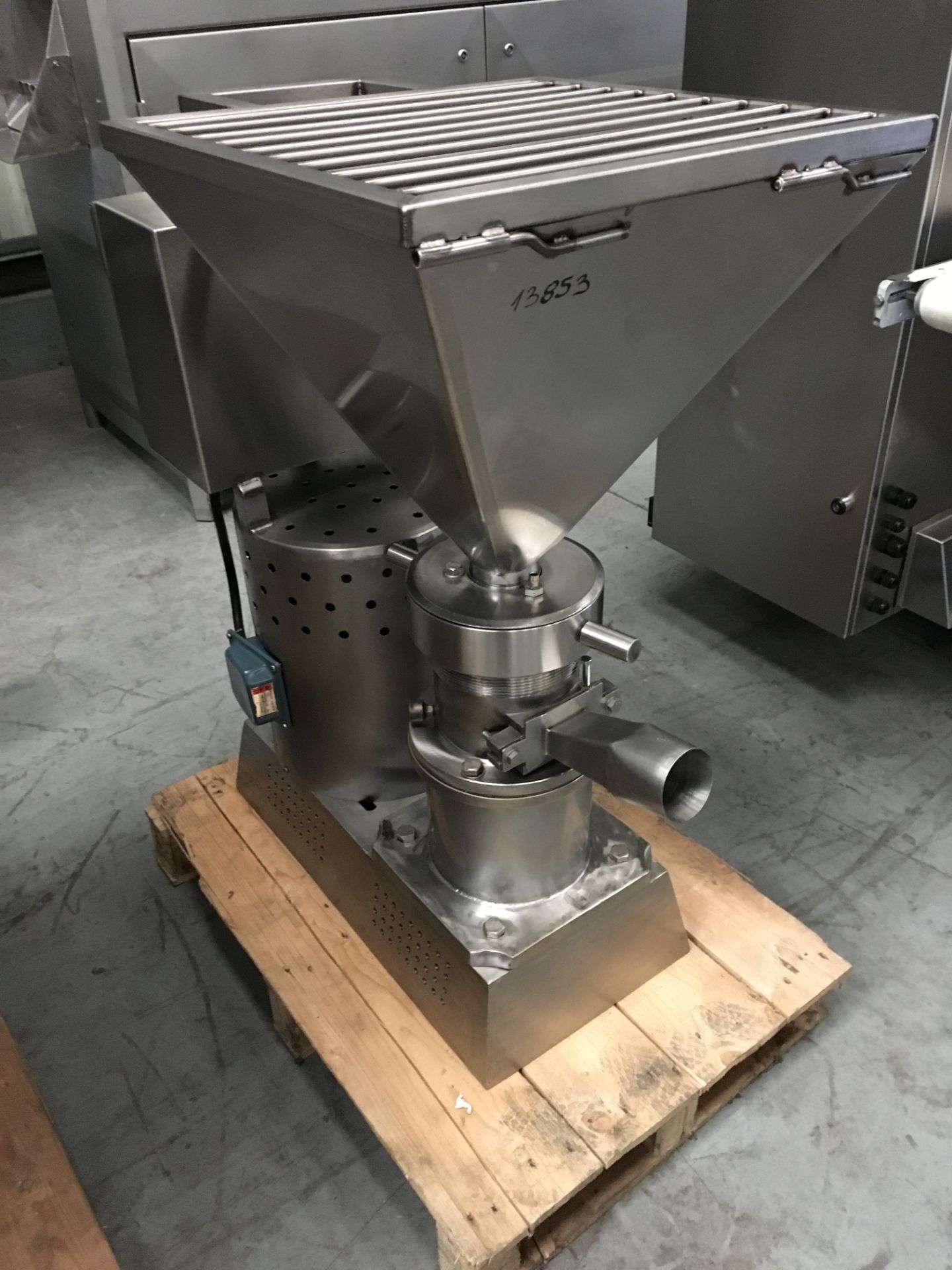 Emulsifier/Breaker, approx. 800mm x 510mm x 1000mm high, £80 lift out charge (ref no. 13853) - Image 3 of 5