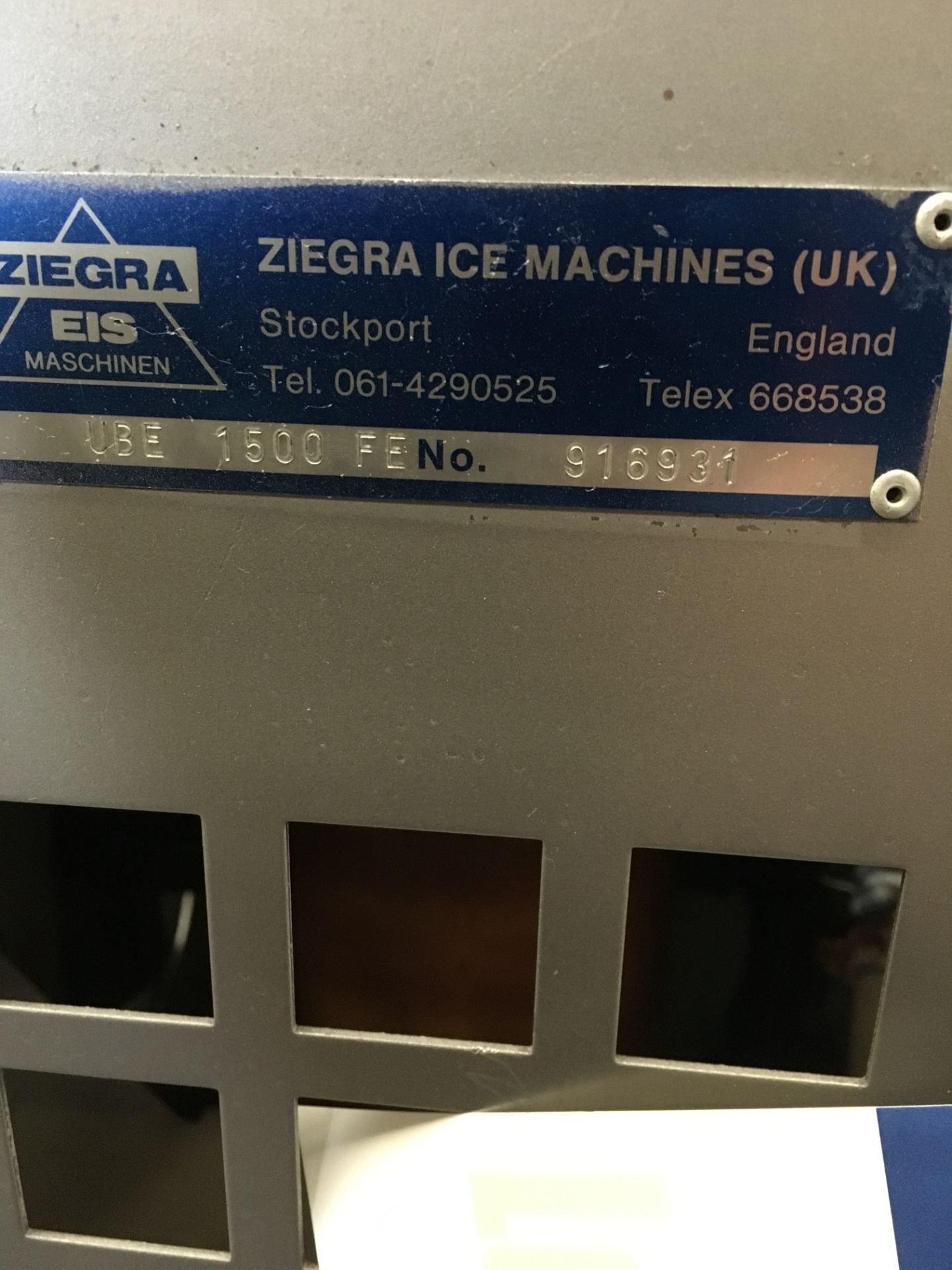 Ziegra UBE 1500FE Ice Flaking Machine, serial no. 916931, approx. 800mm x 1000mm x 1420mm high, £ - Image 2 of 2