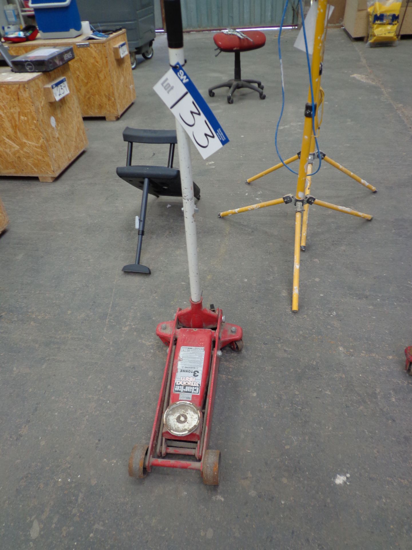 CLARKE STRONGARM 3 Tonne Trolley Jack