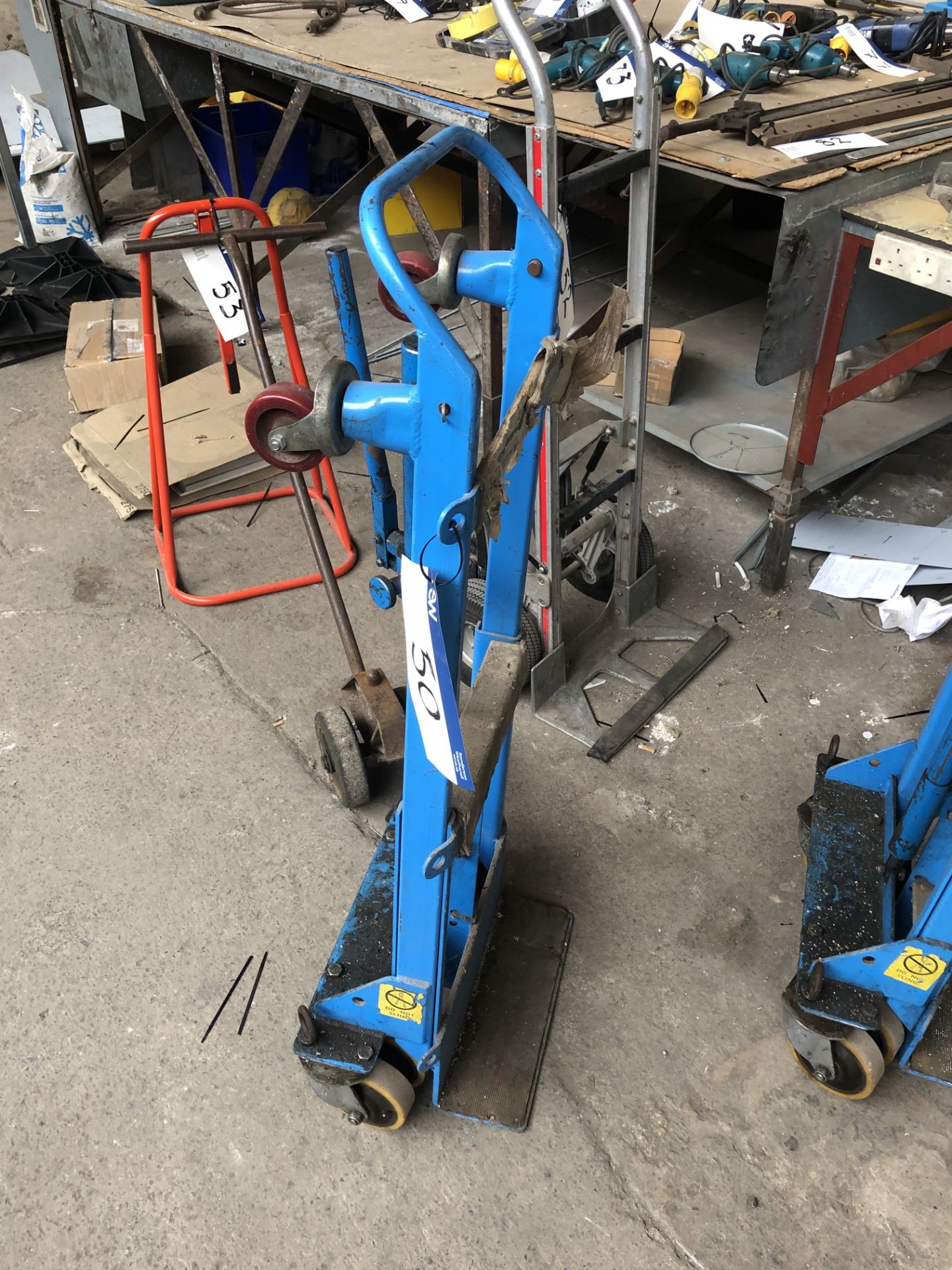 Skoots Hand Hydraulic Lift Truck