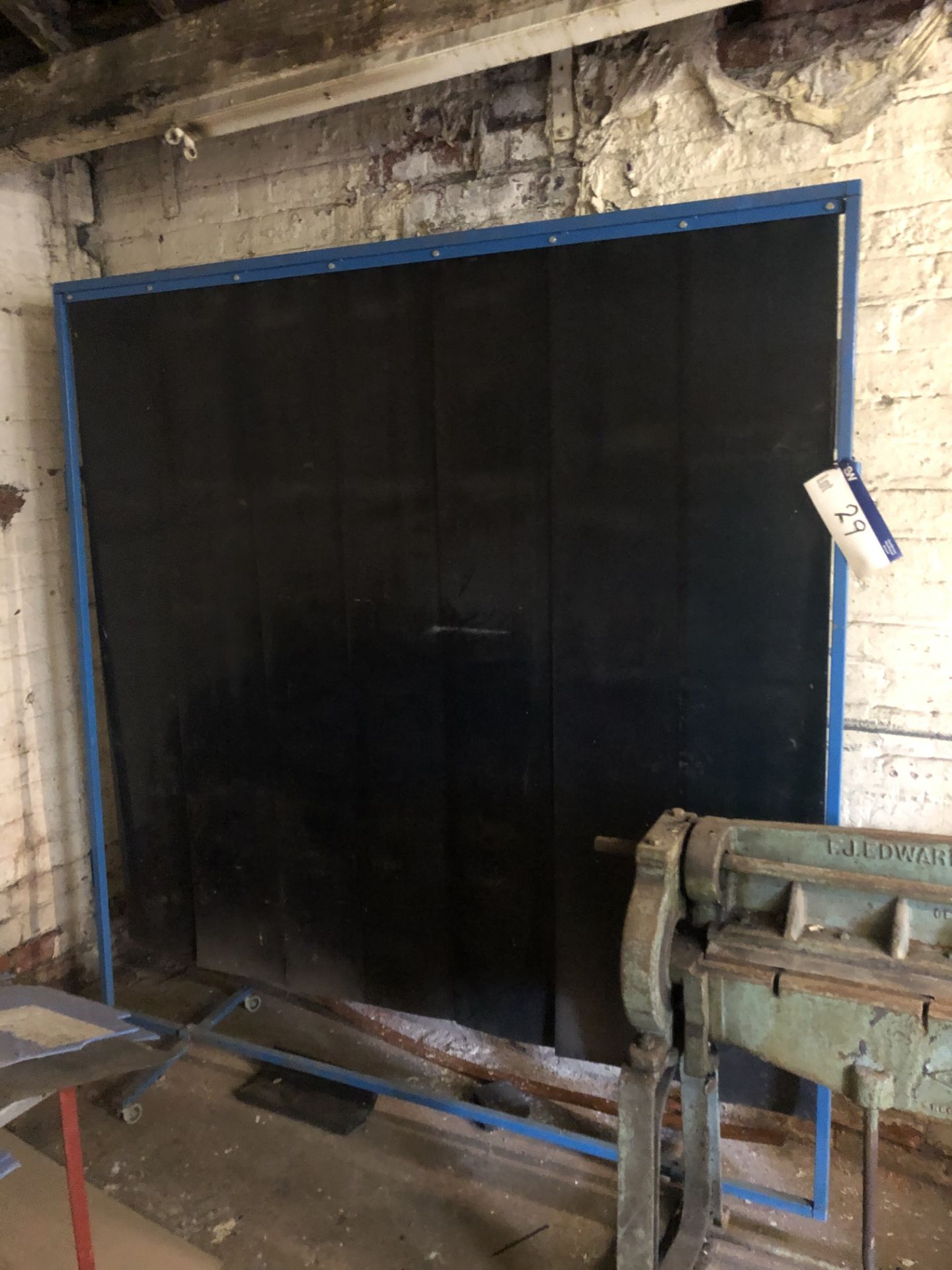 2 Mobile Welding Screens