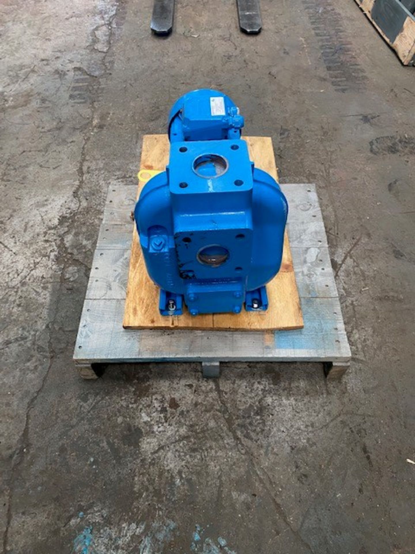 SPXFLOW Type FRES 50-125 GI MQI Pump, 2.2kW, loadi - Image 2 of 4