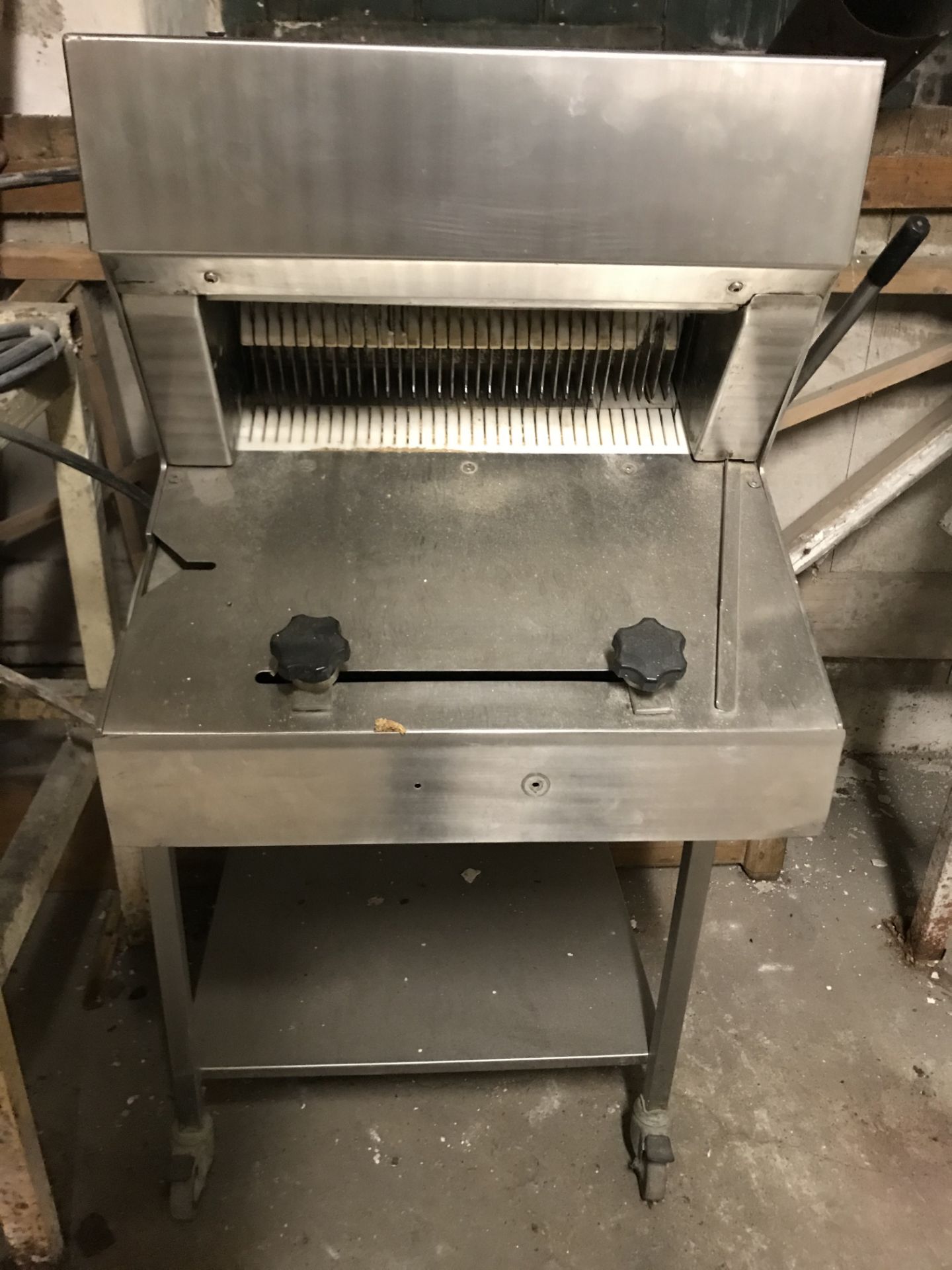 Mobile Bread Slicer, loading free of charge - YES