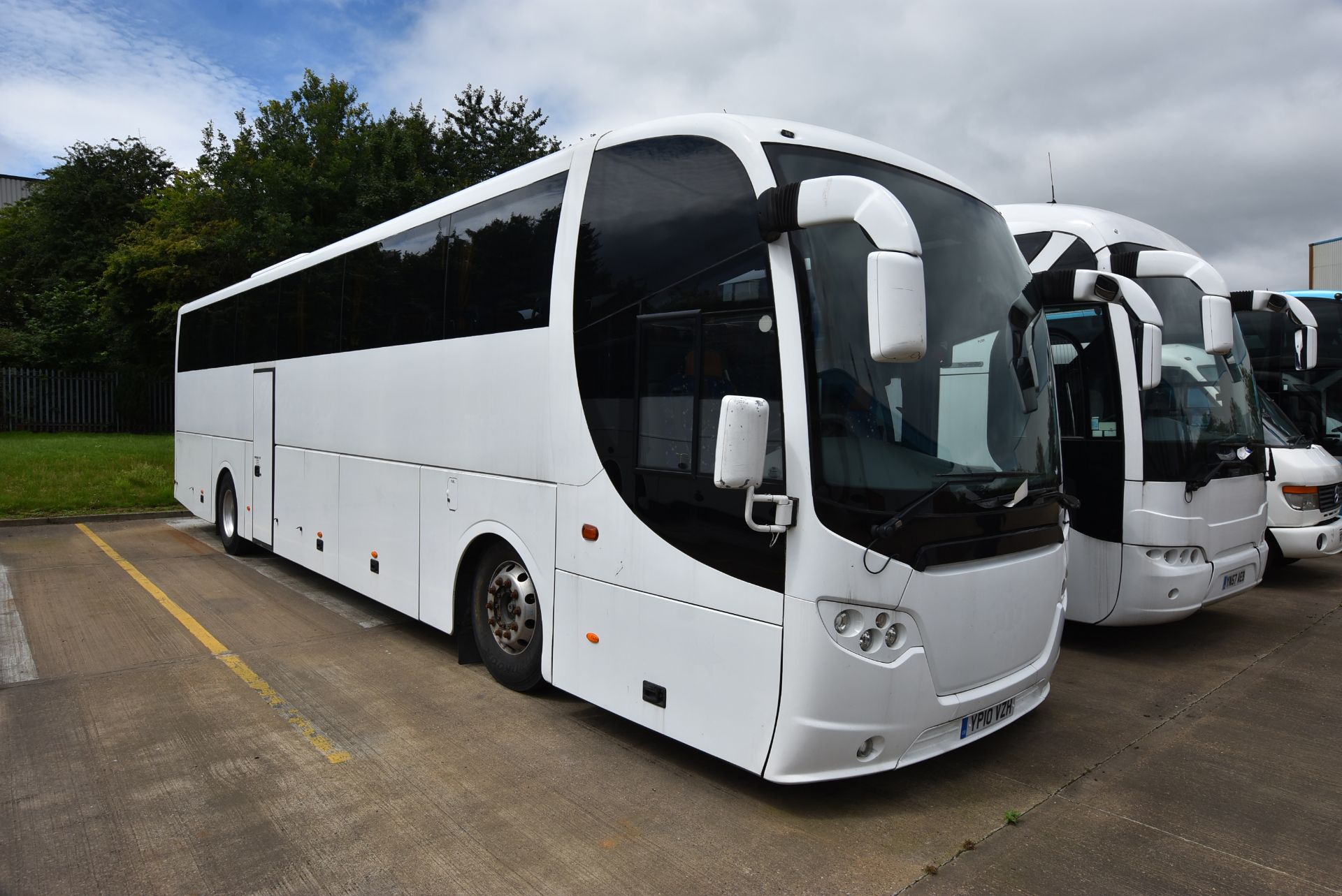 Scania K400 EB OMMI EXPRESS SALOON COACH, registra