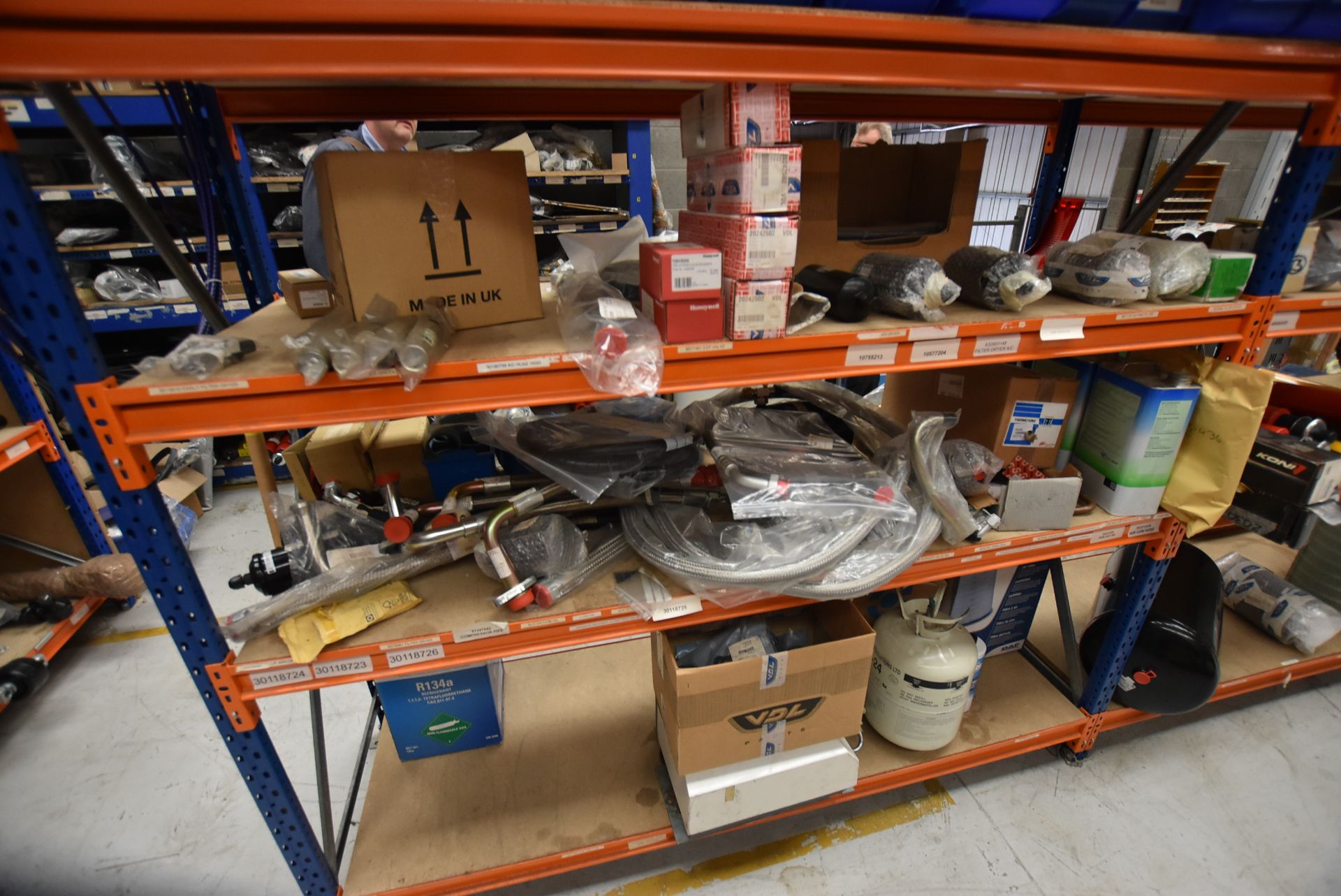 Loose Contents of One Bay of Steel Rack, comprisin - Image 8 of 9